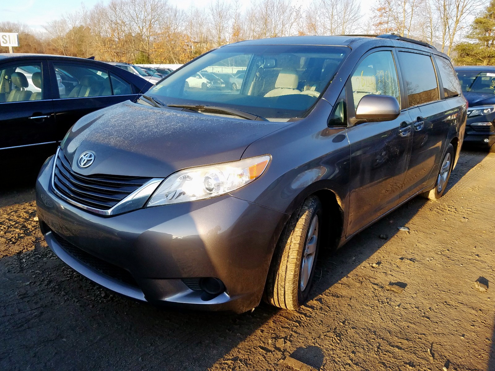 Toyota Sienna 2005 3 3