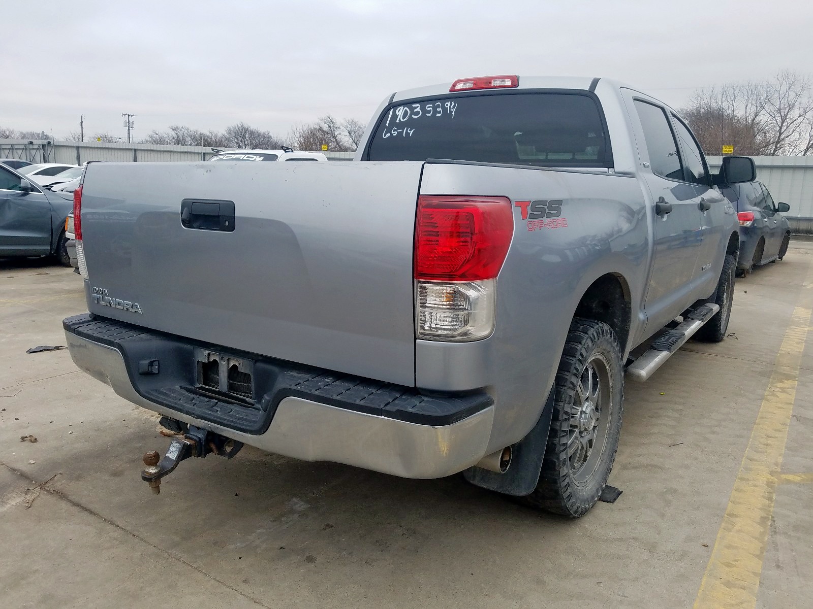 Toyota Tundra CREWMAX