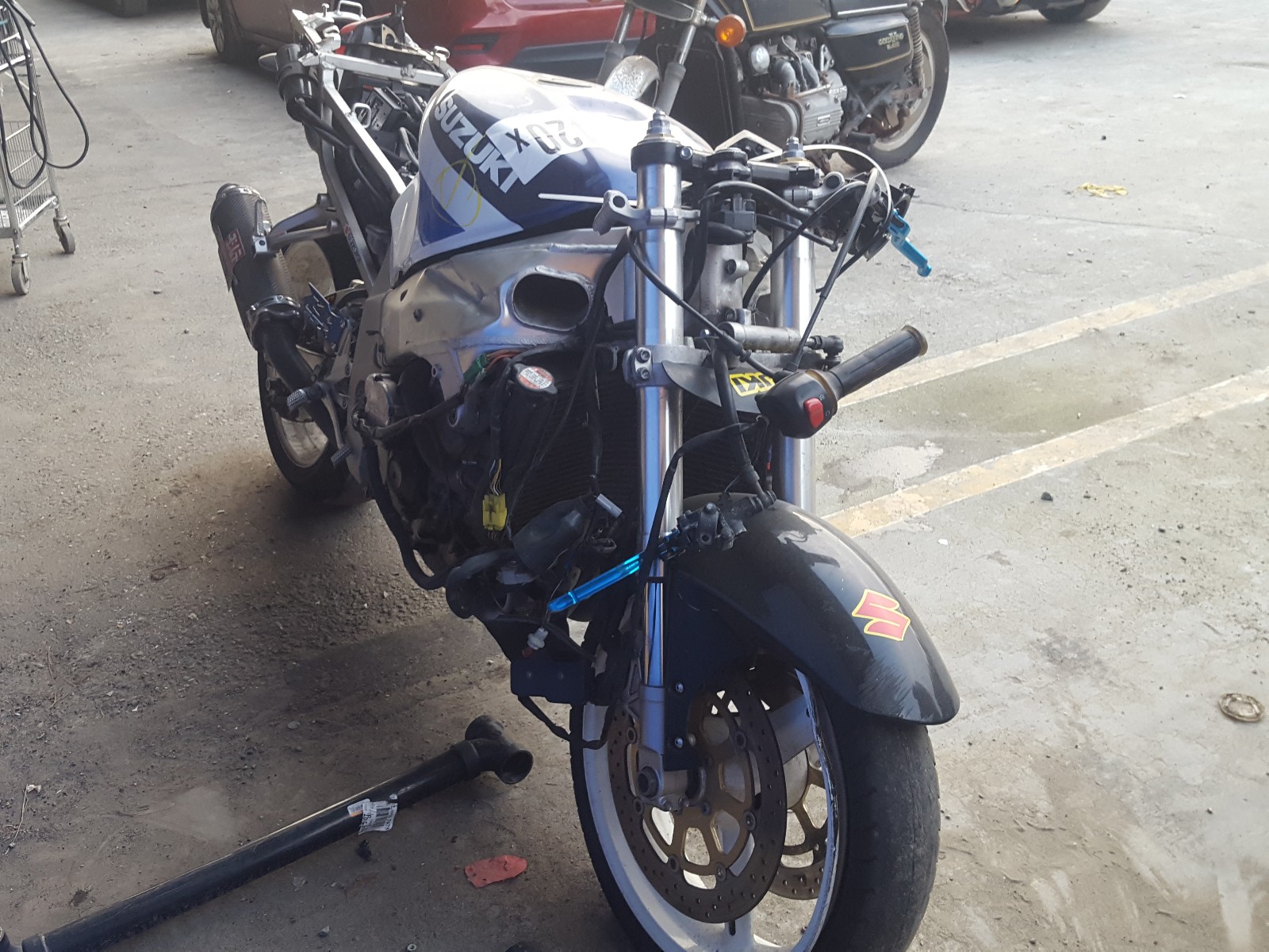 SUZUKI GSX-R750 2000, JS1GR7HA5Y2104147 — Auto Auction Spot