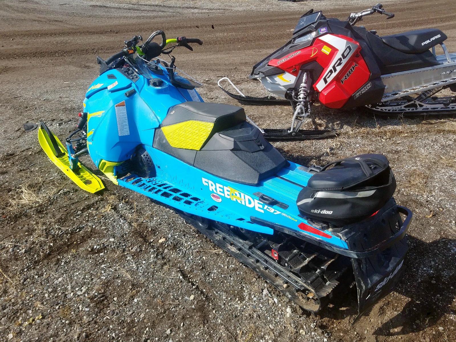 Salvage 2017 SKI DOO SNOWMOBILE for Auction