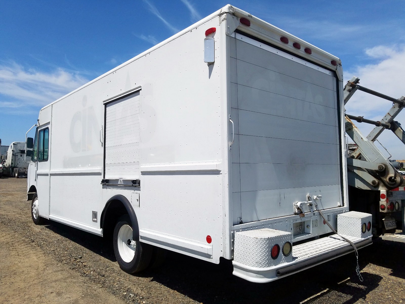 2002 freightliner chassis m line walk-in van