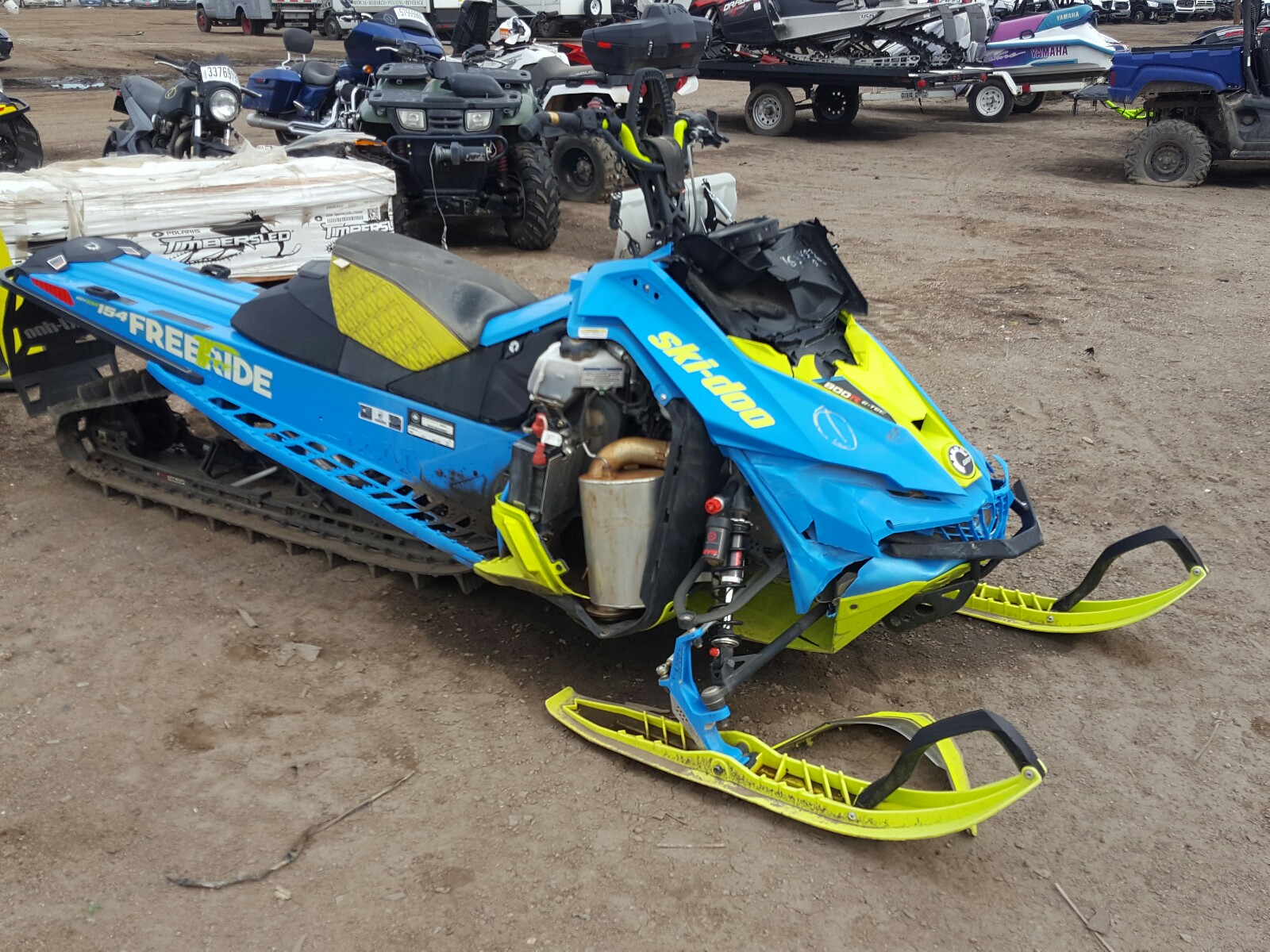 Salvage 2017 SKI DOO SNOWMOBILE for Auction