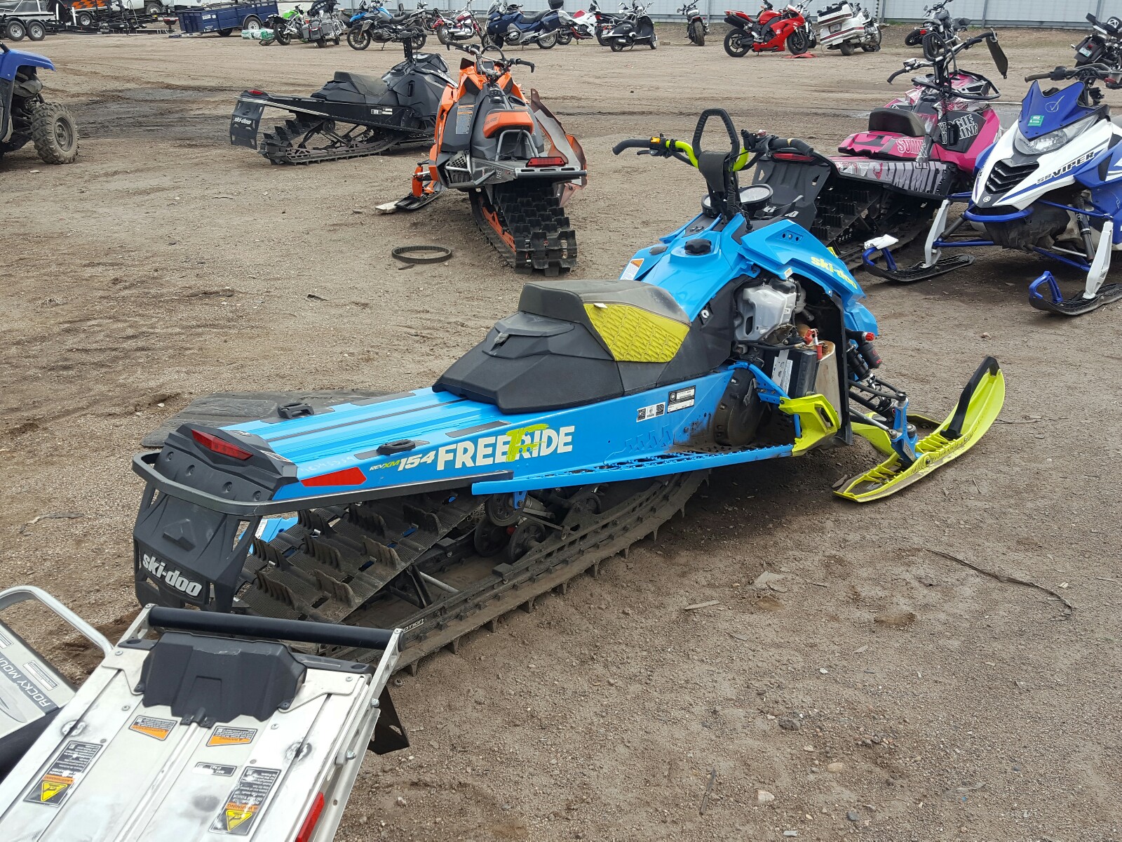 Salvage 2017 SKI DOO SNOWMOBILE for Auction