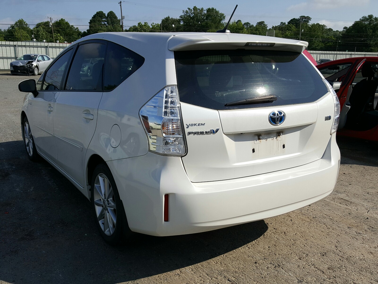 Toyota Prius v AC 2010