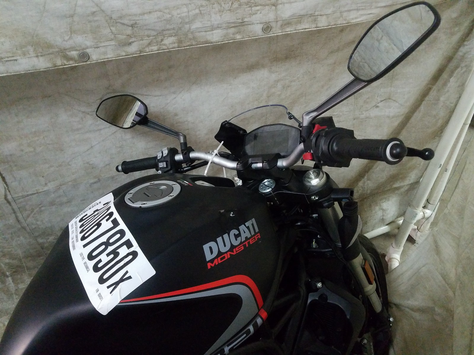 Ducati Monster 82