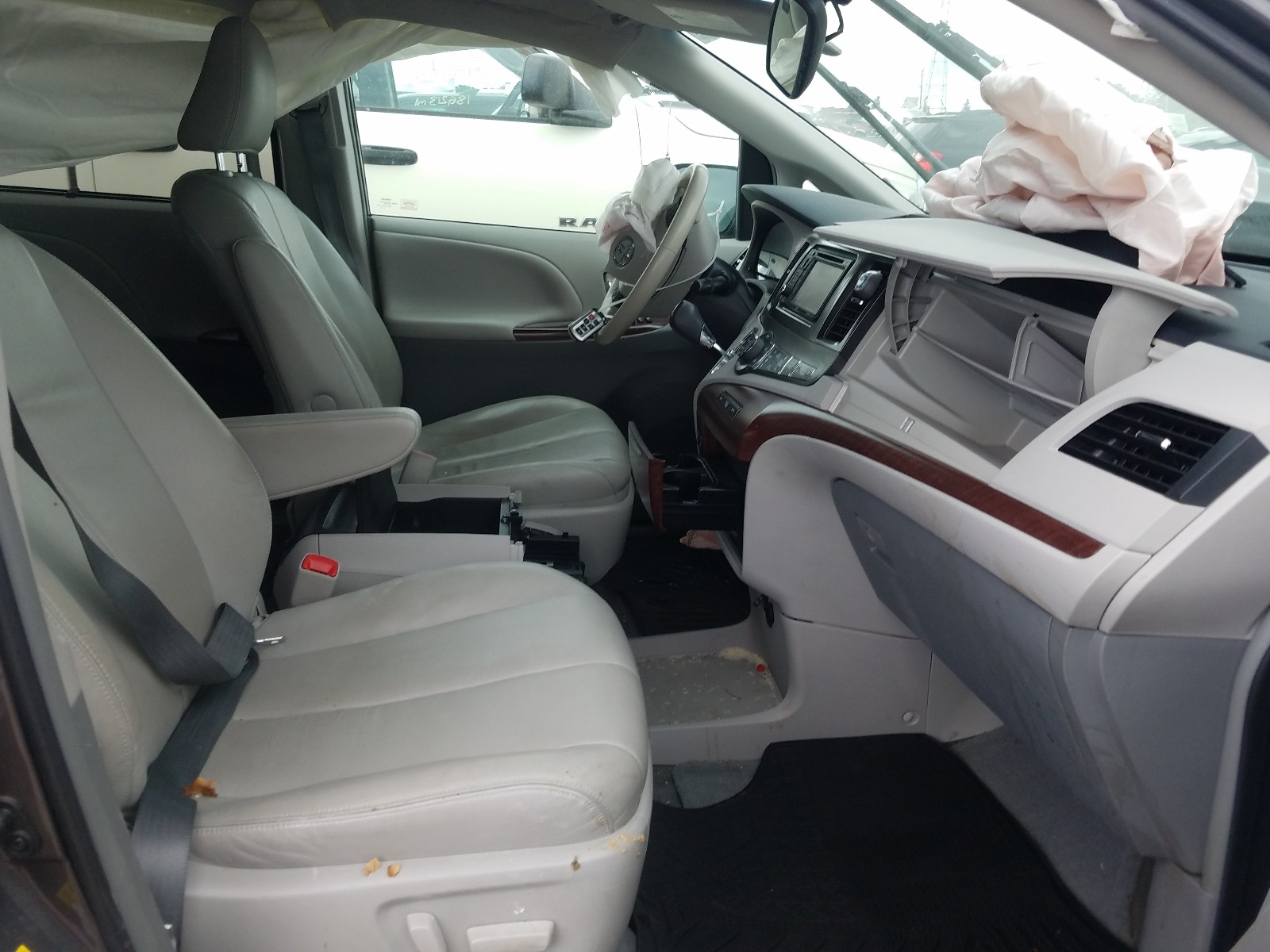 Toyota Sienna XLE 2014