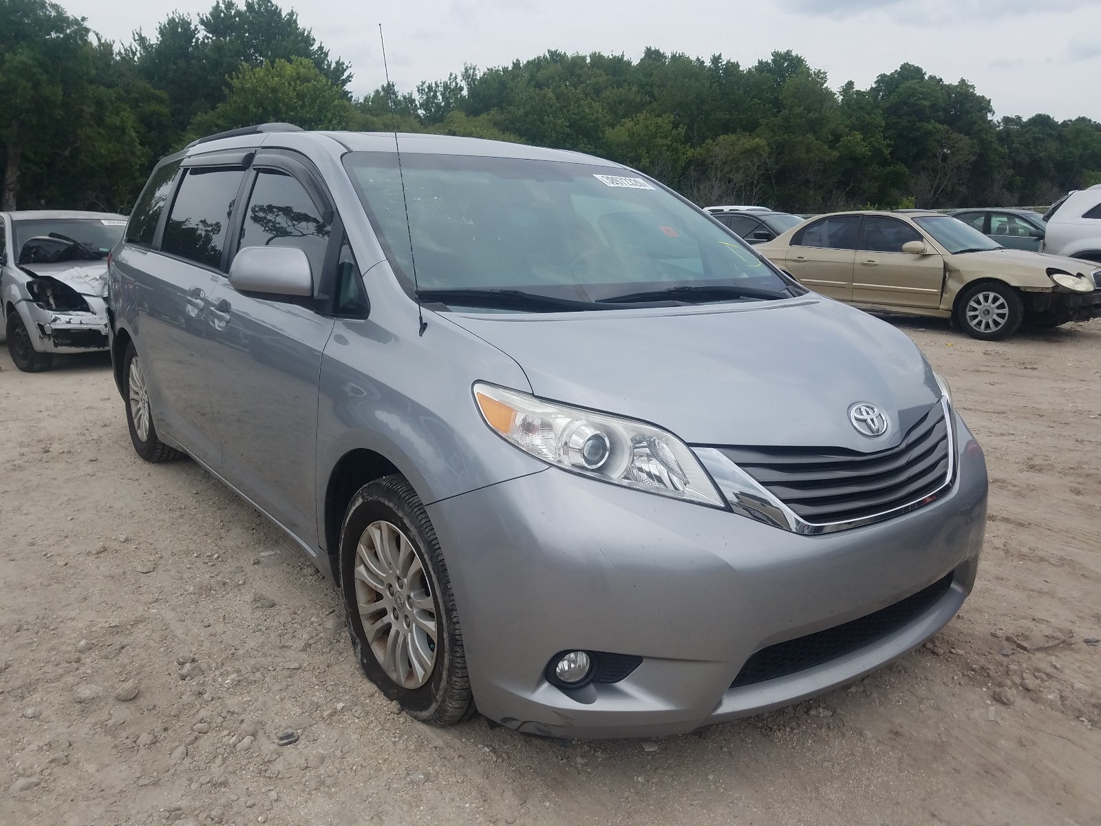 Toyota Sienna XLE 2014