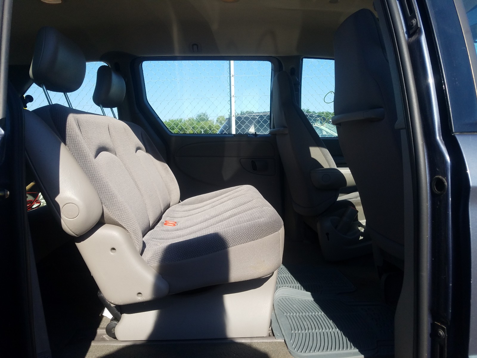 2002 CHRYSLER VOYAGER for Sale | MN - MINNEAPOLIS NORTH | Tue. Jun 23 ...