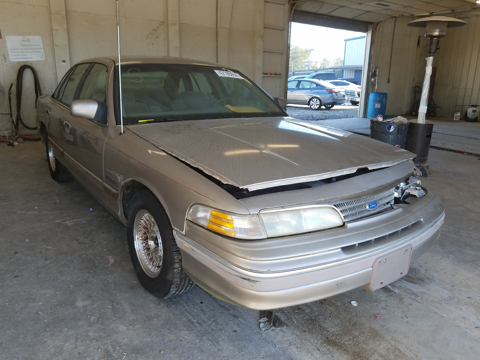 1994 ford crown victoria for sale at copart madisonville tn lot 42195850 salvagereseller com salvagereseller com