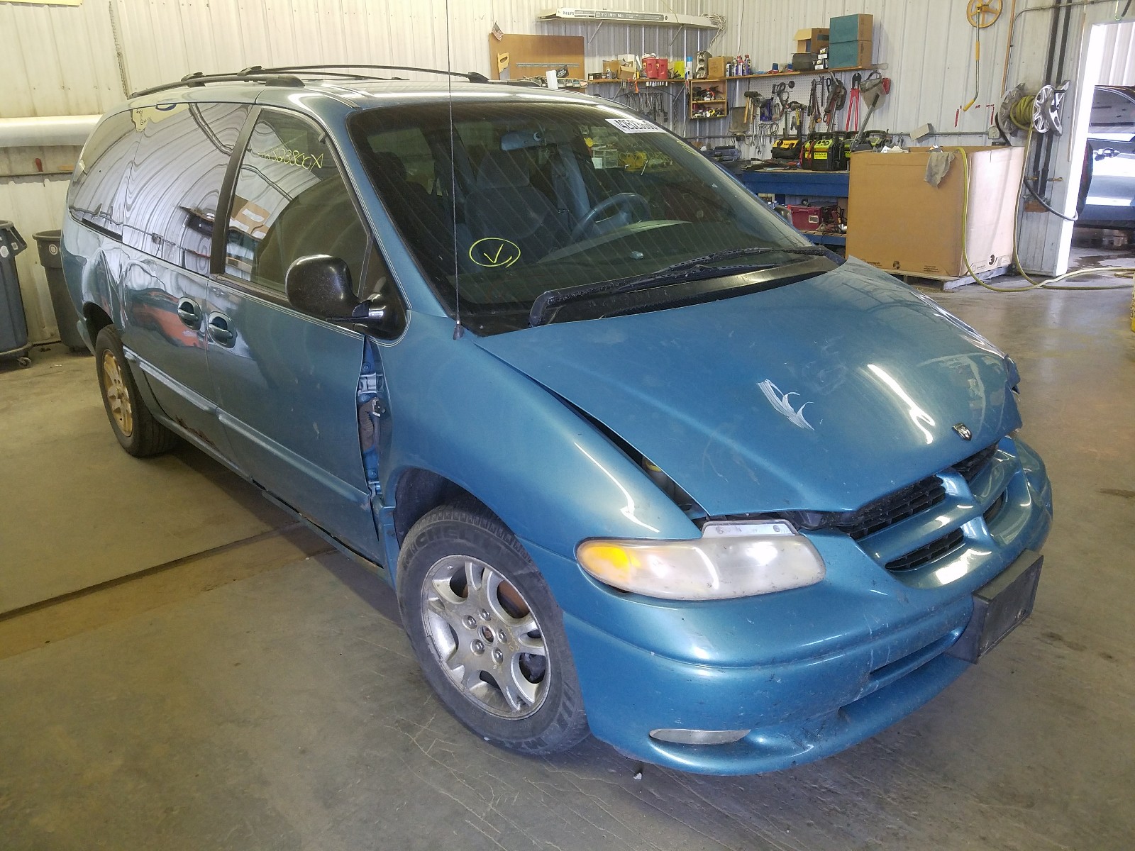 1997 dodge grand caravan for sale at copart avon mn lot 42523800 salvagereseller com salvagereseller com