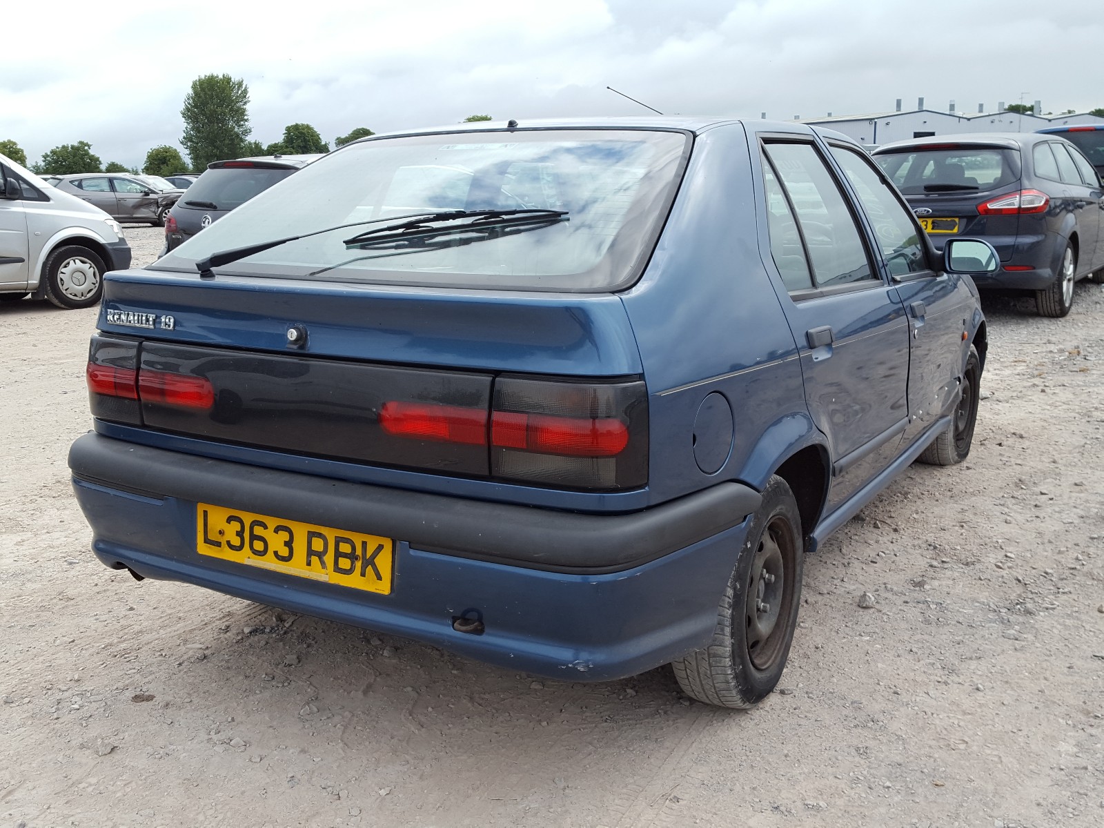 1993 RENAULT 19 RT I for sale at Copart UK - Salvage Car Auctions