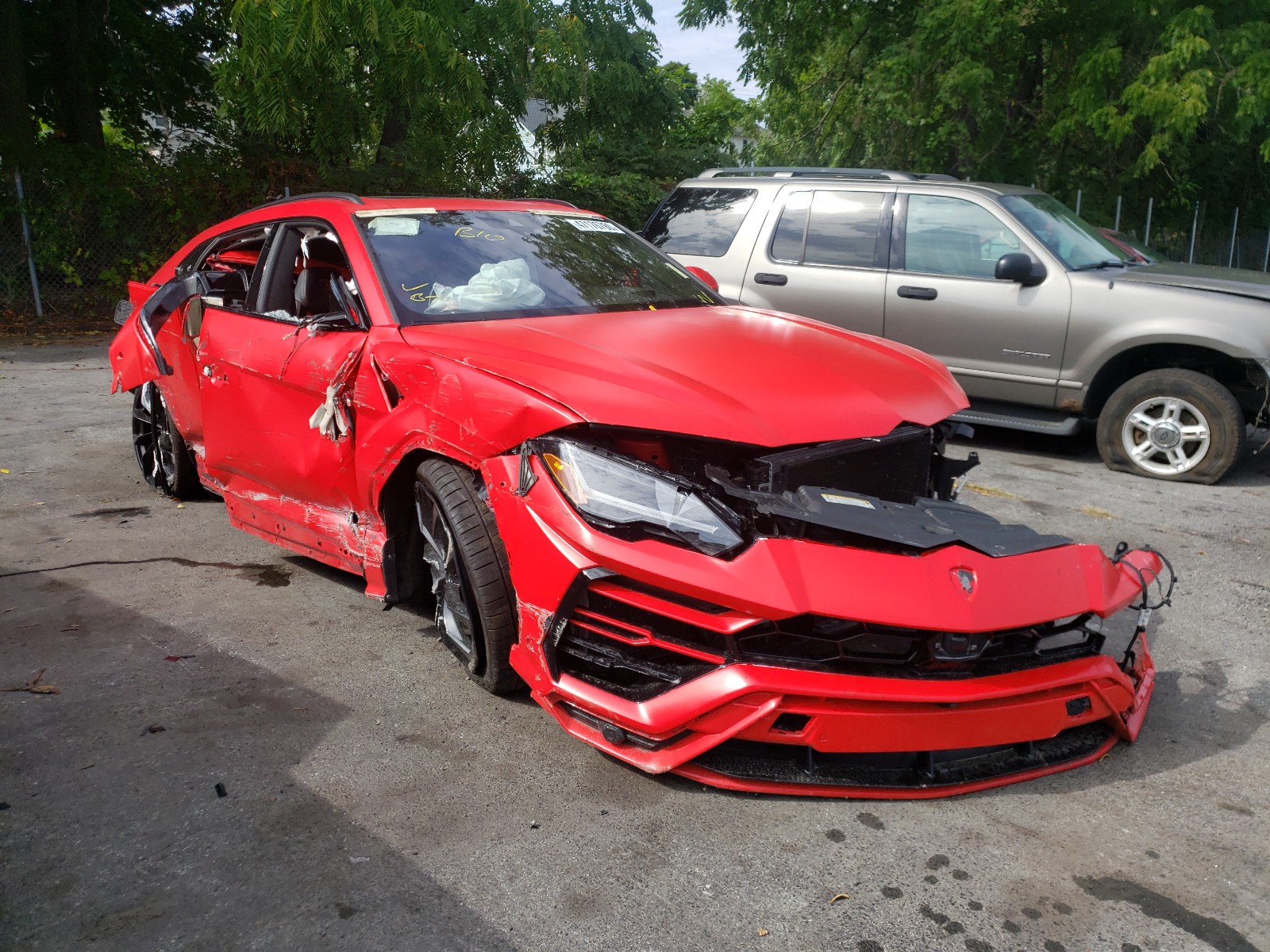 ZPBUA1ZL9KLA01899 LAMBORGHINI URUS 2019