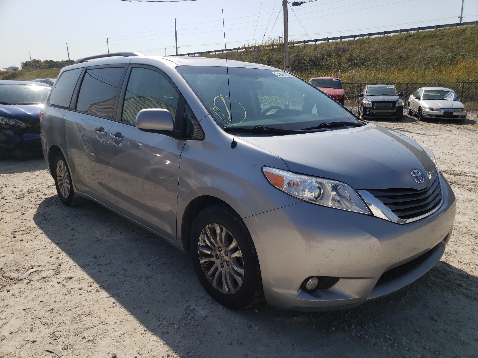 Toyota Sienna XLE 2014