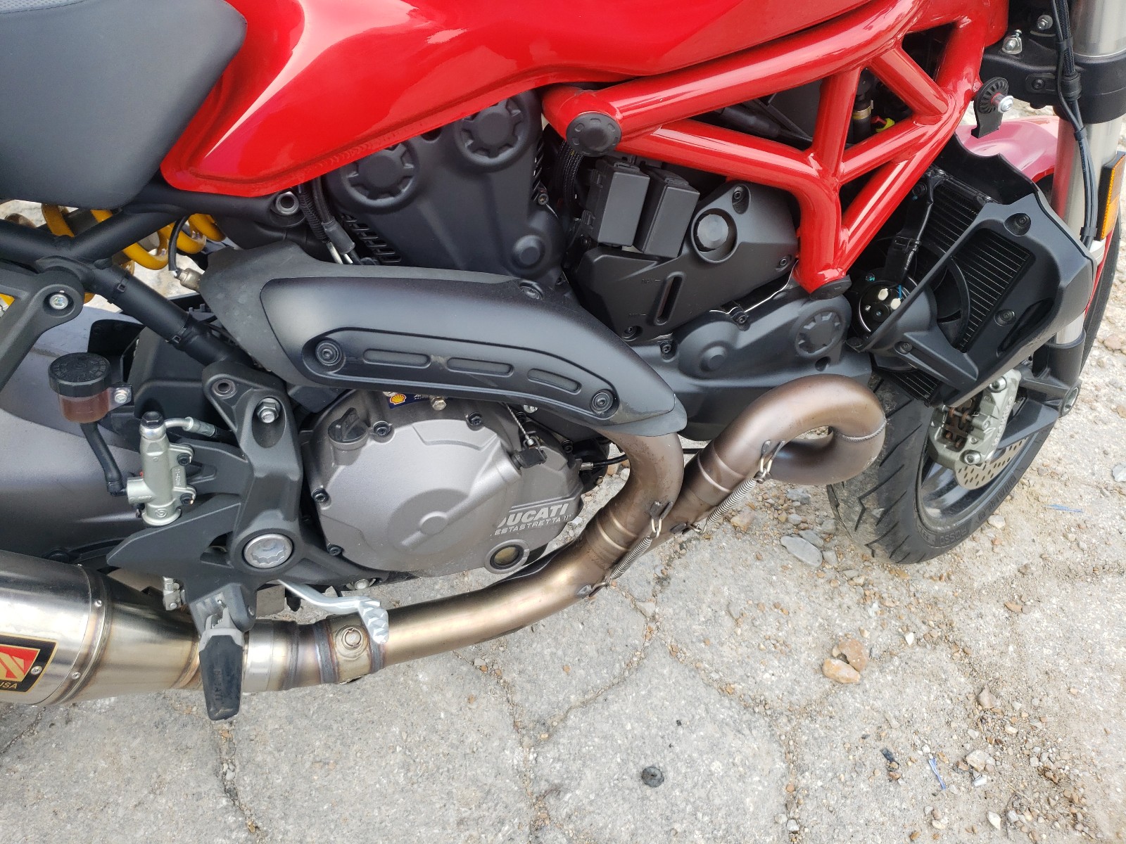 Ducati Monster 82