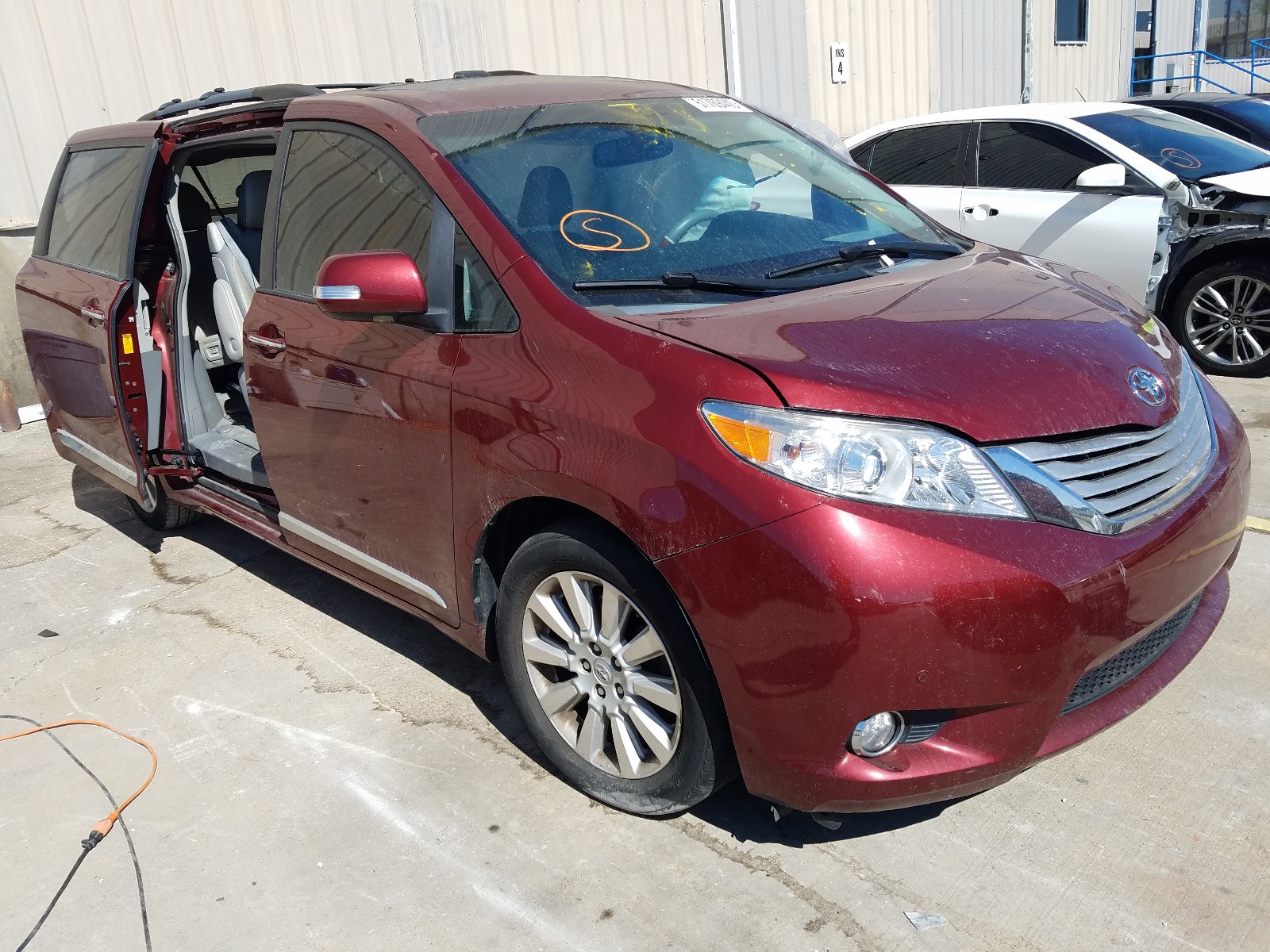 Toyota Sienna XLE 2014