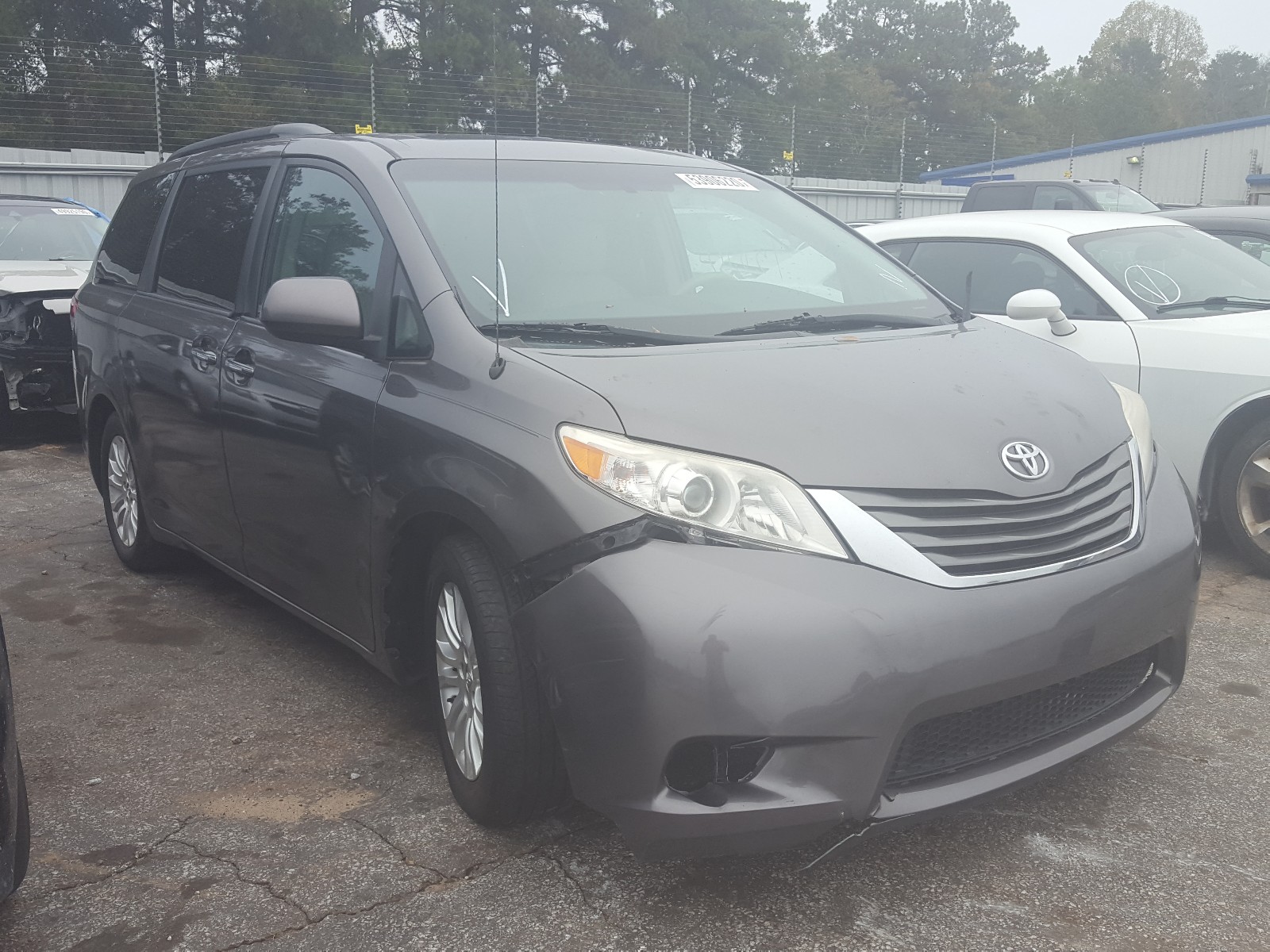 Toyota Sienna XLE 2014