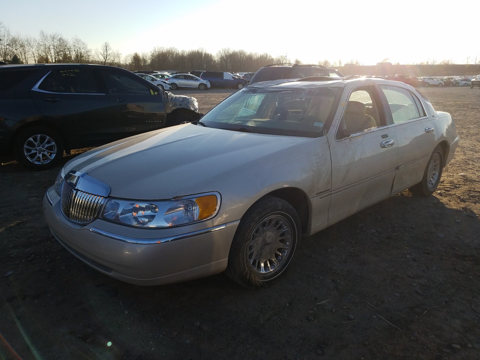 2000 LINCOLN TOWN CAR CARTIER for Sale MI LANSING