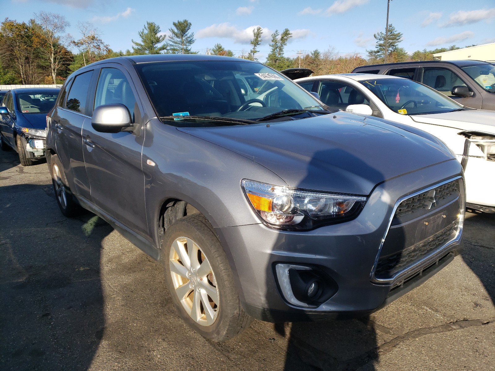 MITSUBISHI OUTLANDER 2015, 4A4AR4AU3FE038149 — Auto Auction Spot