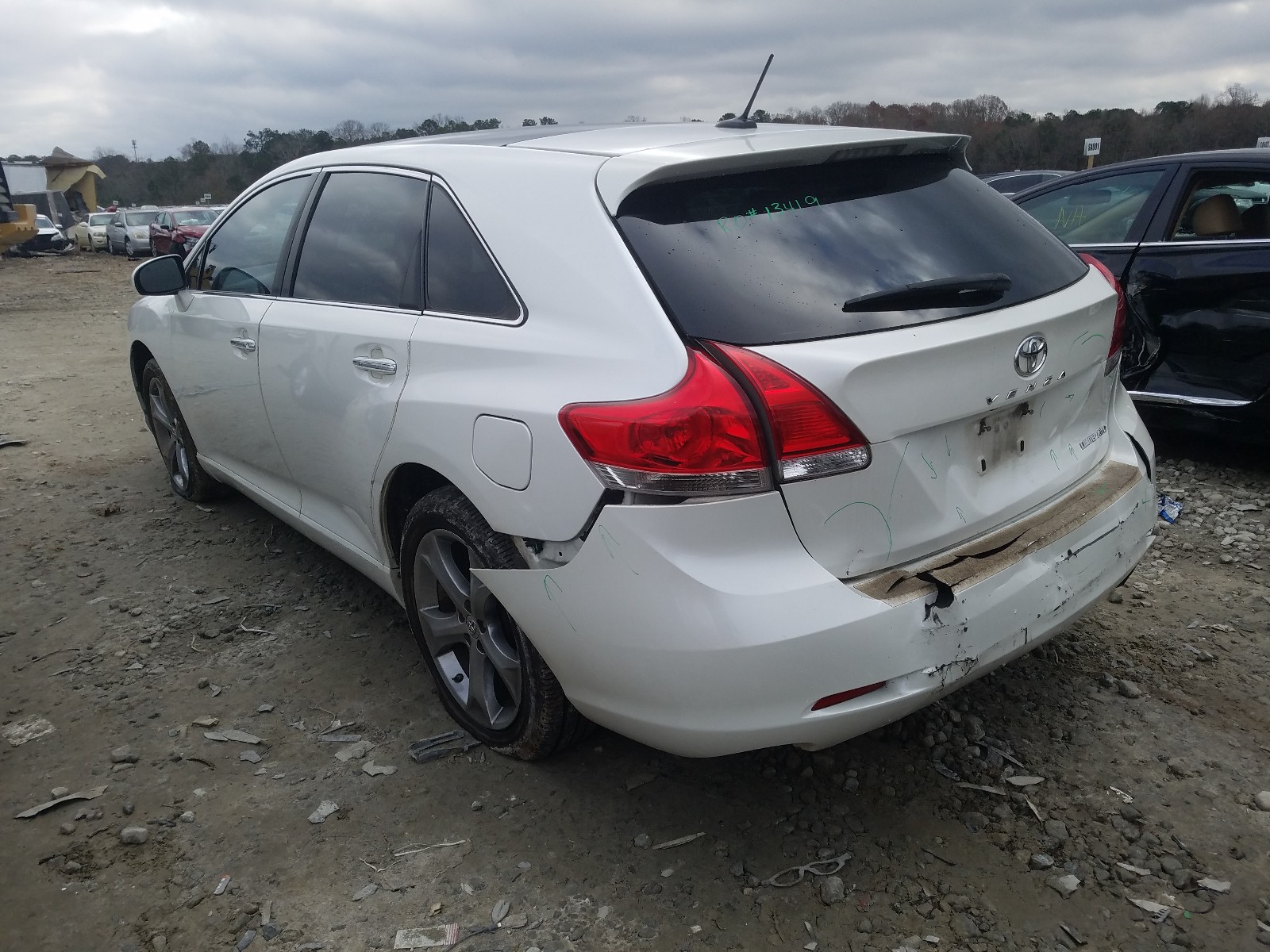 Toyota Venza вид сзади