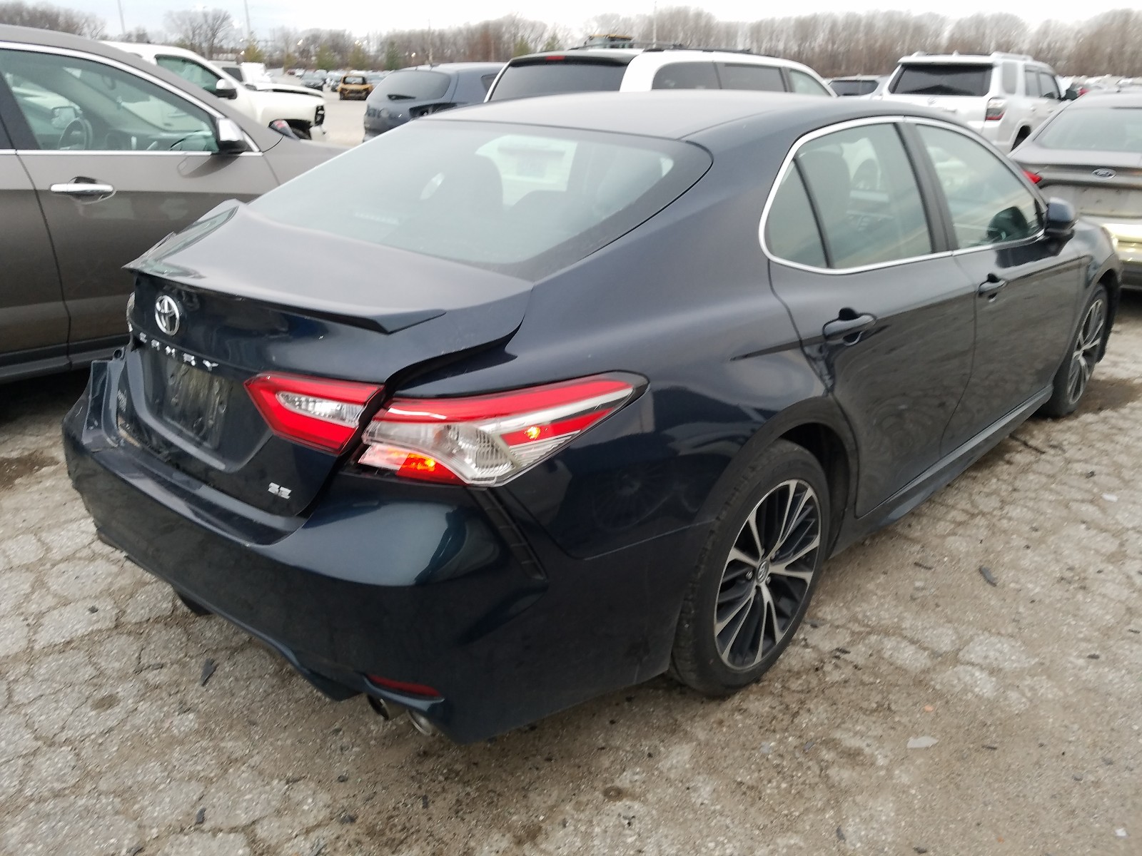 Toyota Camry l 2018