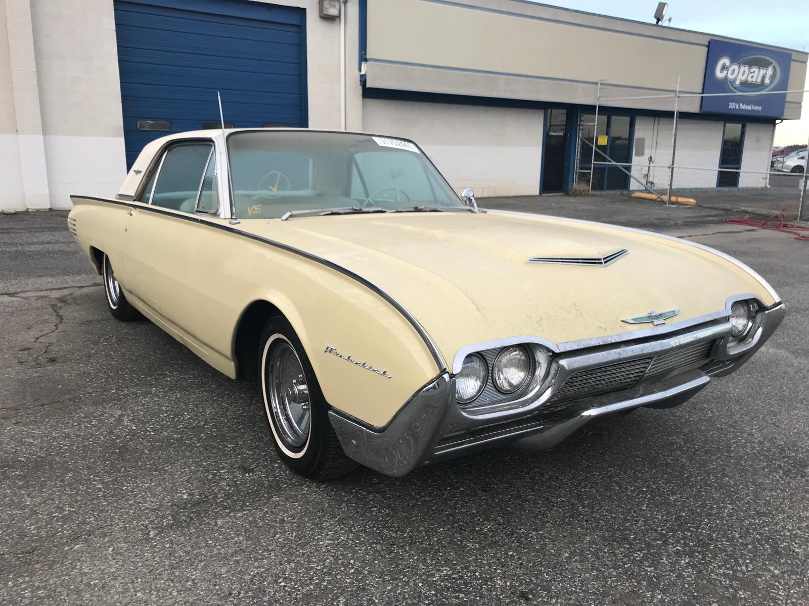 1961 Ford Thunderbird For Sale At Copart Pasco Wa Lot 31752 Salvagereseller Com