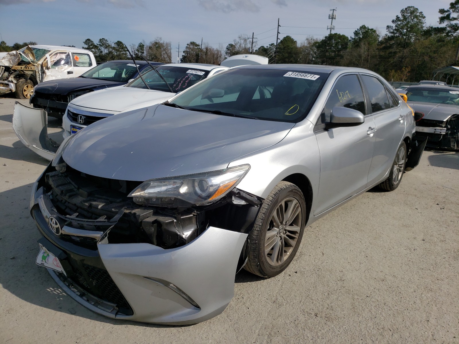 Toyota Camry le 2016