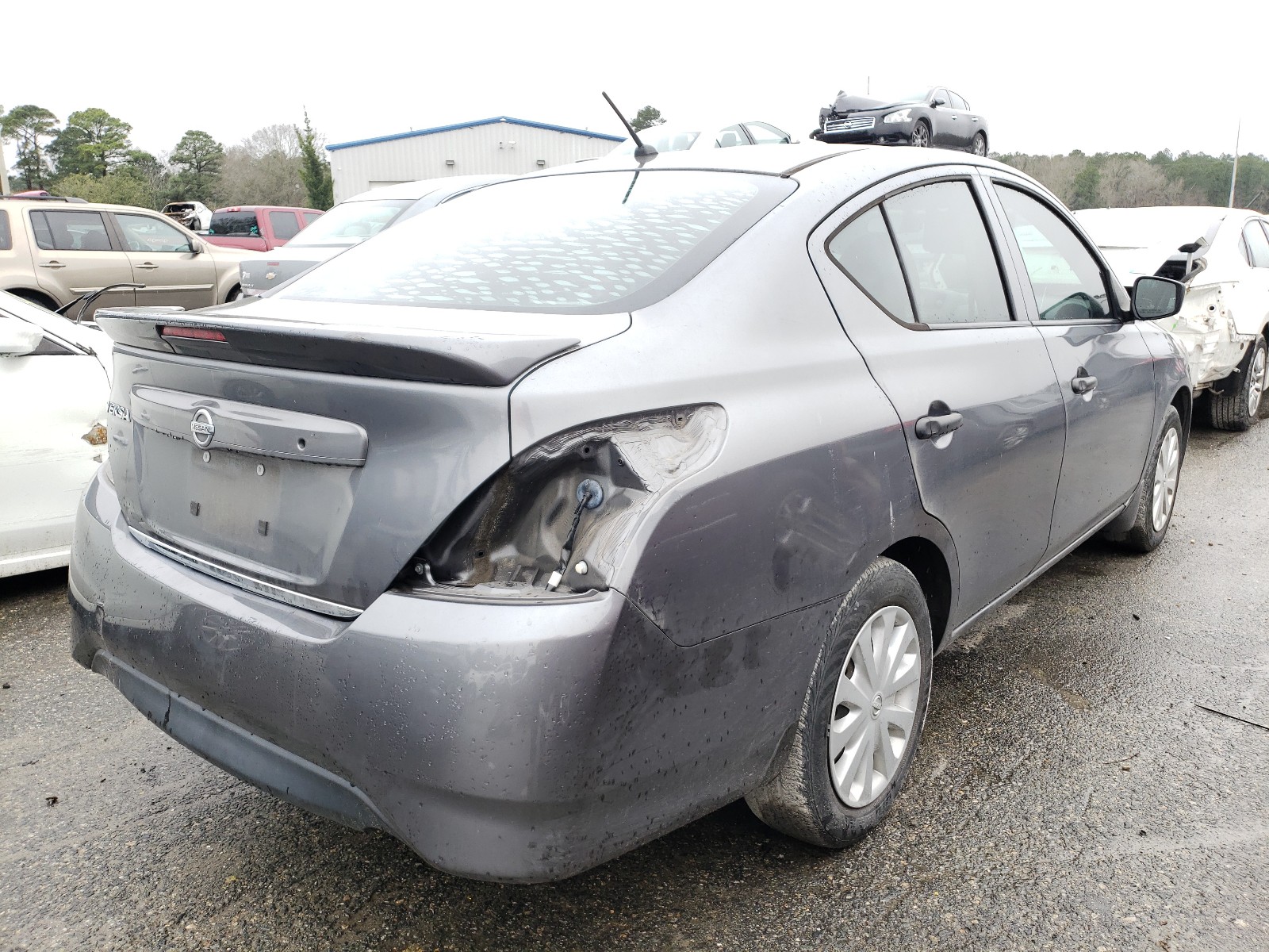 Nissan Versa s 2016