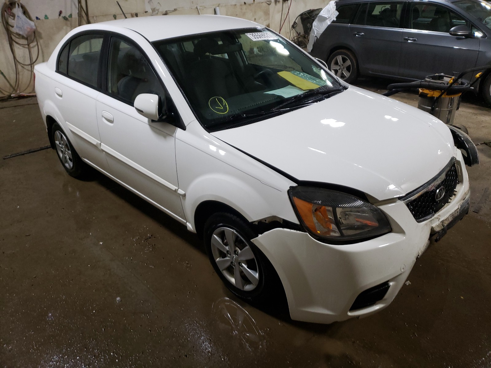 Base 2011. Base 2011. Kia rio 2 2011 серебристая машина. Архив авито suzuki forenza. Base 2011.