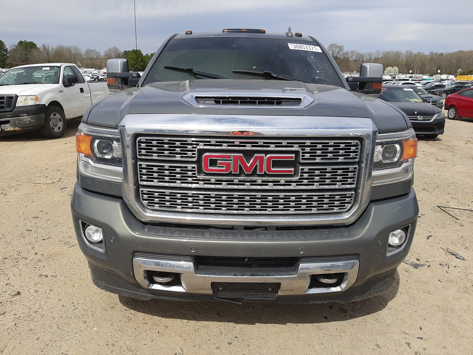 1GT12UEY1JF208925 2018 GMC Sierra K2500 Denali