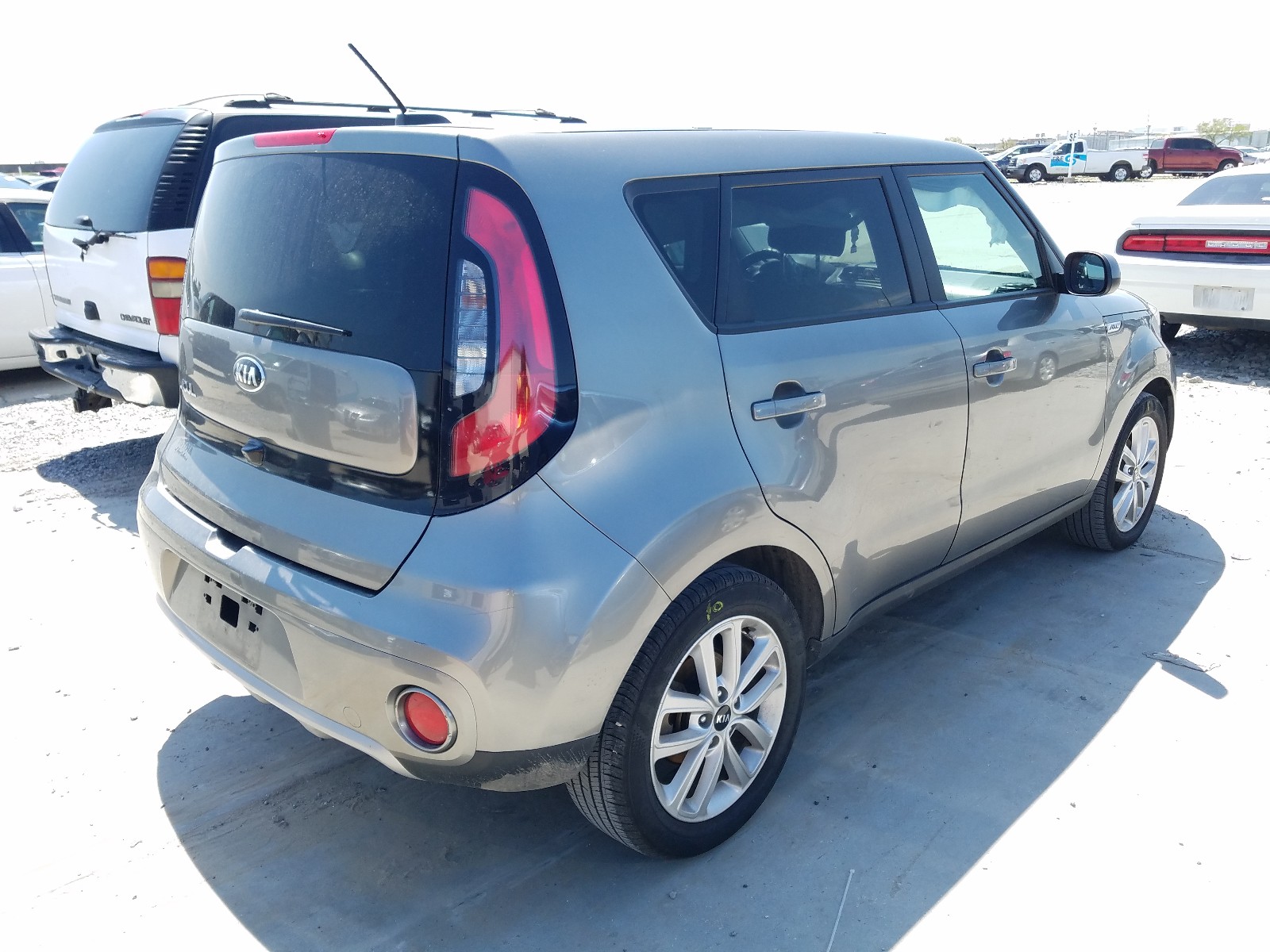 2019 Kia Soul + VIN: KNDJP3A58K7696130 Lot: 38301821