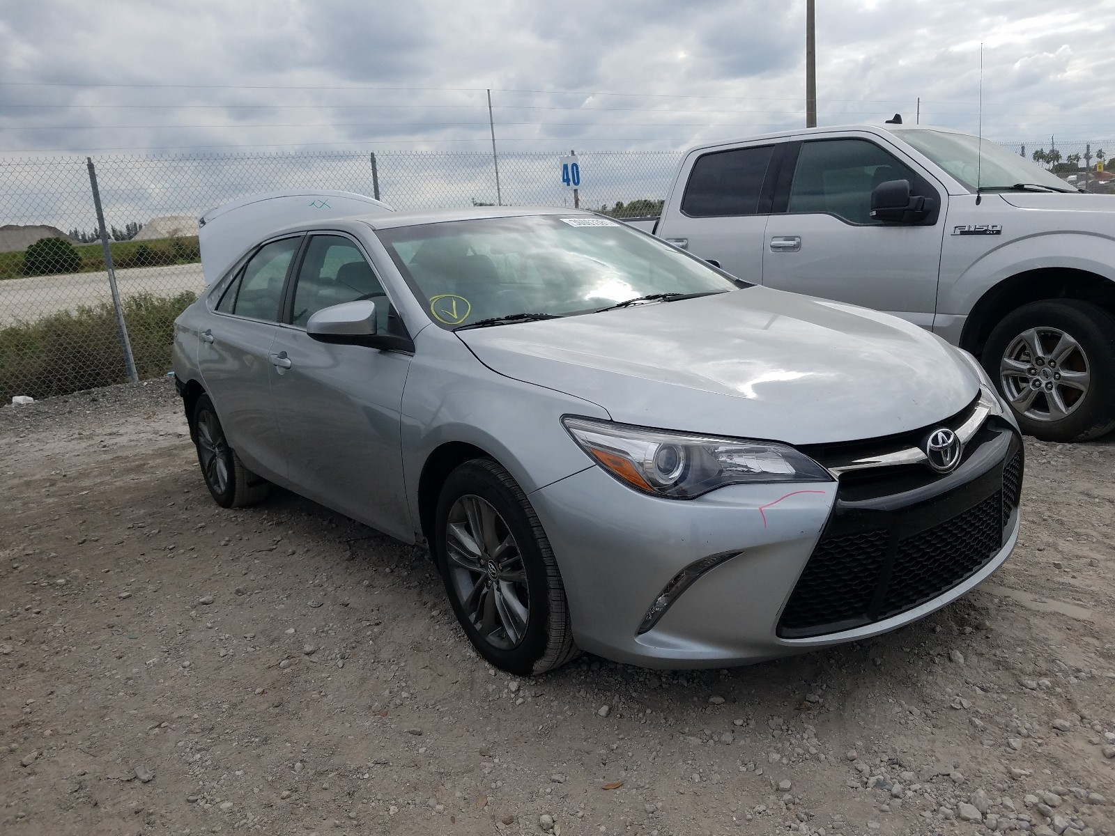 Toyota Camry le 2016