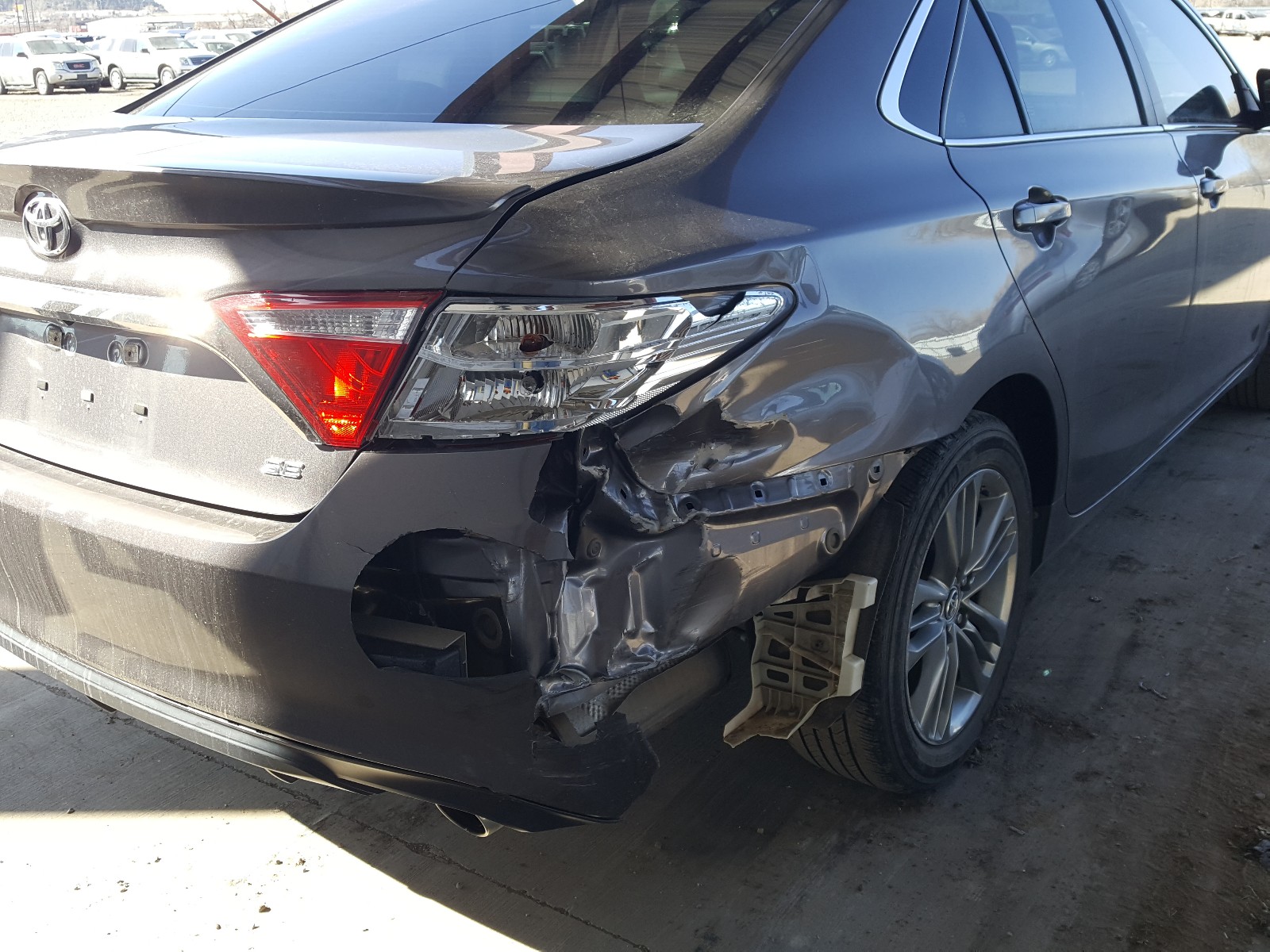 Toyota Camry le 2015