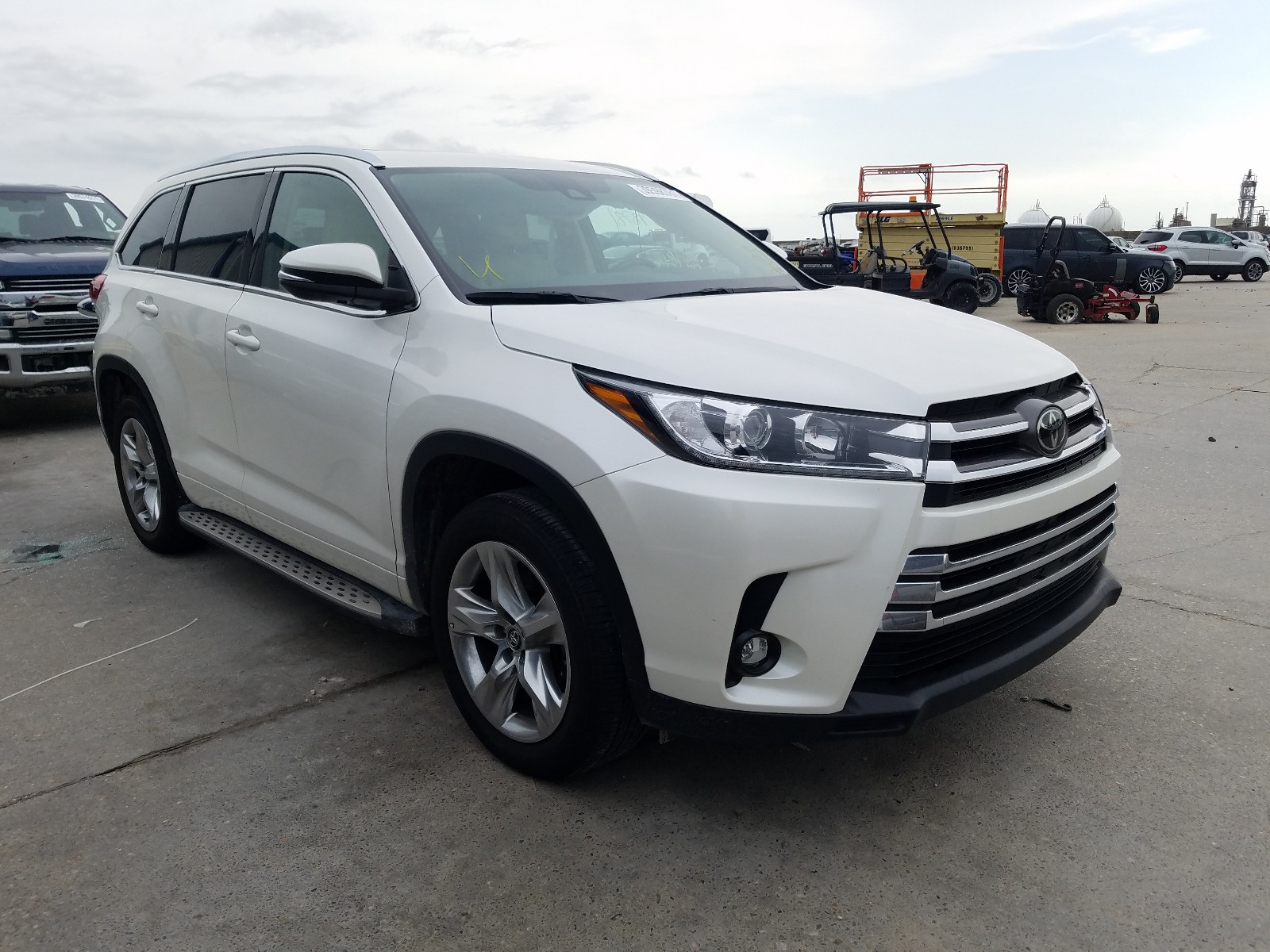 2019 TOYOTA HIGHLANDER 5TDYZRFHXKS300817 car history from Copart