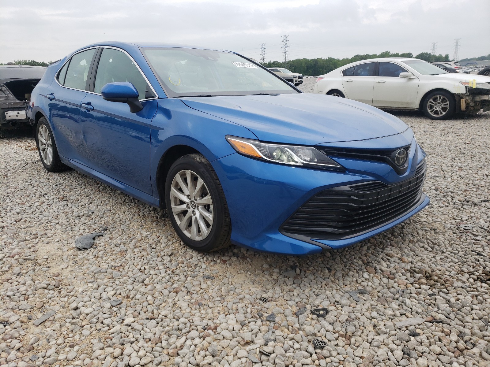 Toyota Camry le 2020