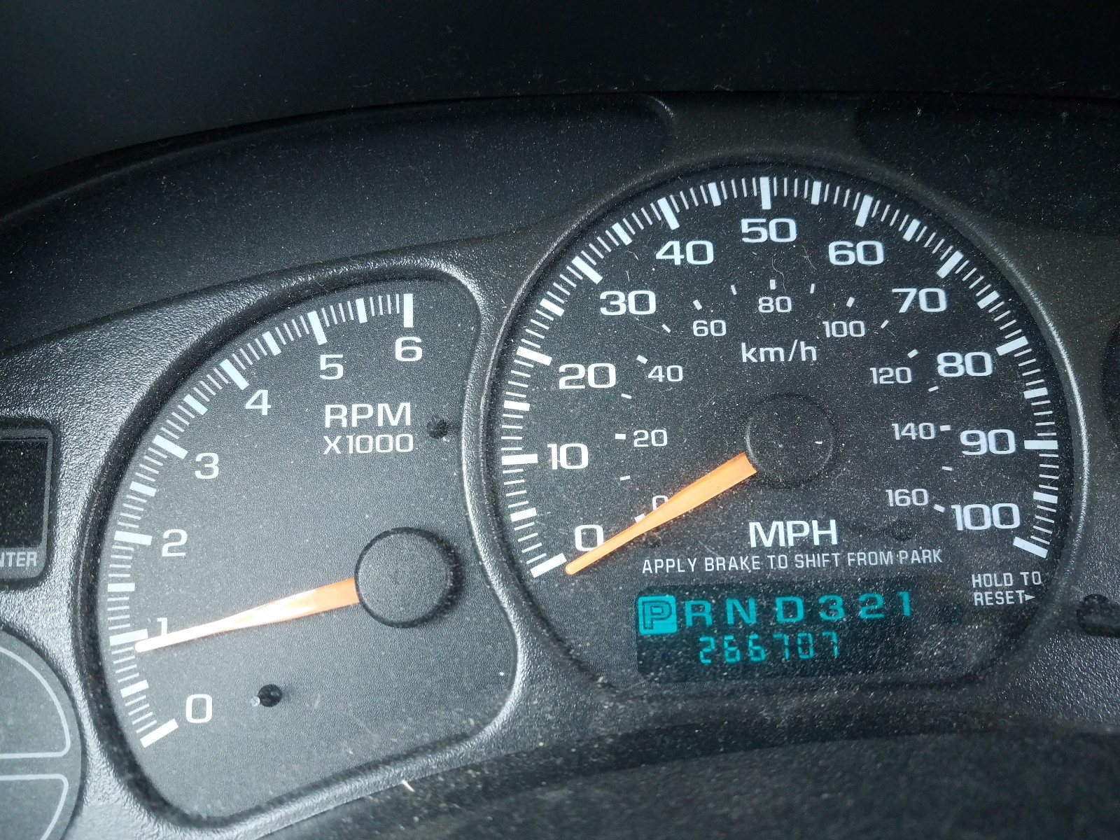 2002 Chevrolet Tahoe K1500 VIN: 1GNEK13ZX2R308010 Lot: 82129834