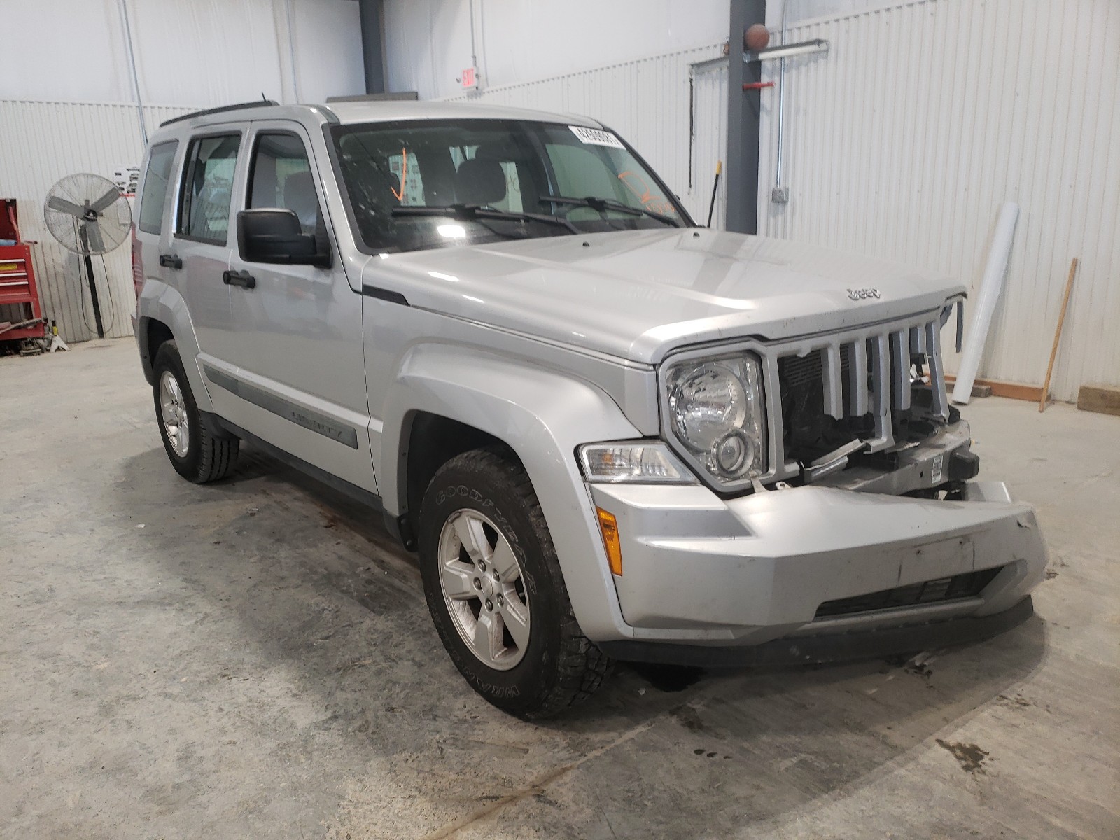 Jeep liberty 3.7. Джип Либерти 2010. Джип Либерти 3.7.