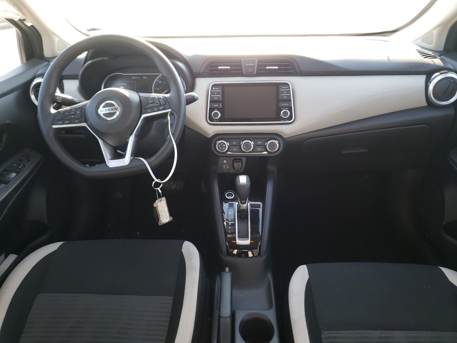 Nissan Versa sv 2020