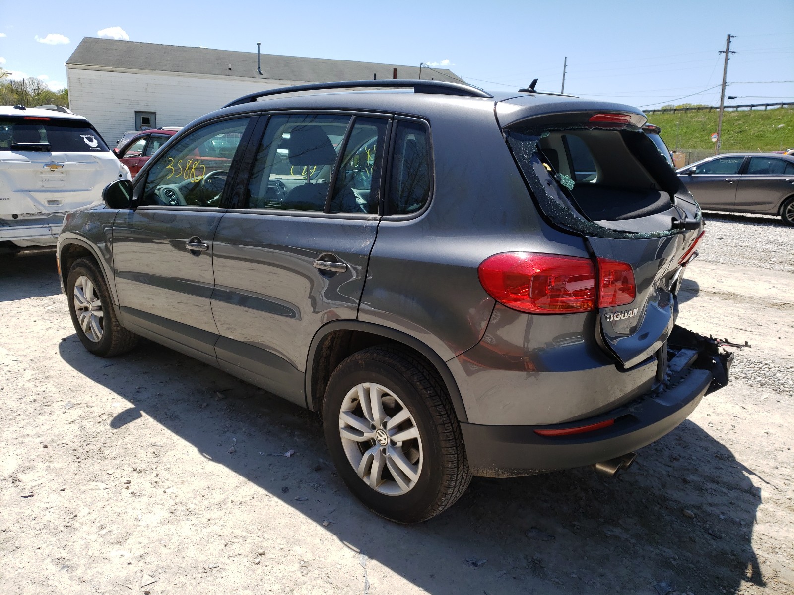Volkswagen Tiguan s 2016