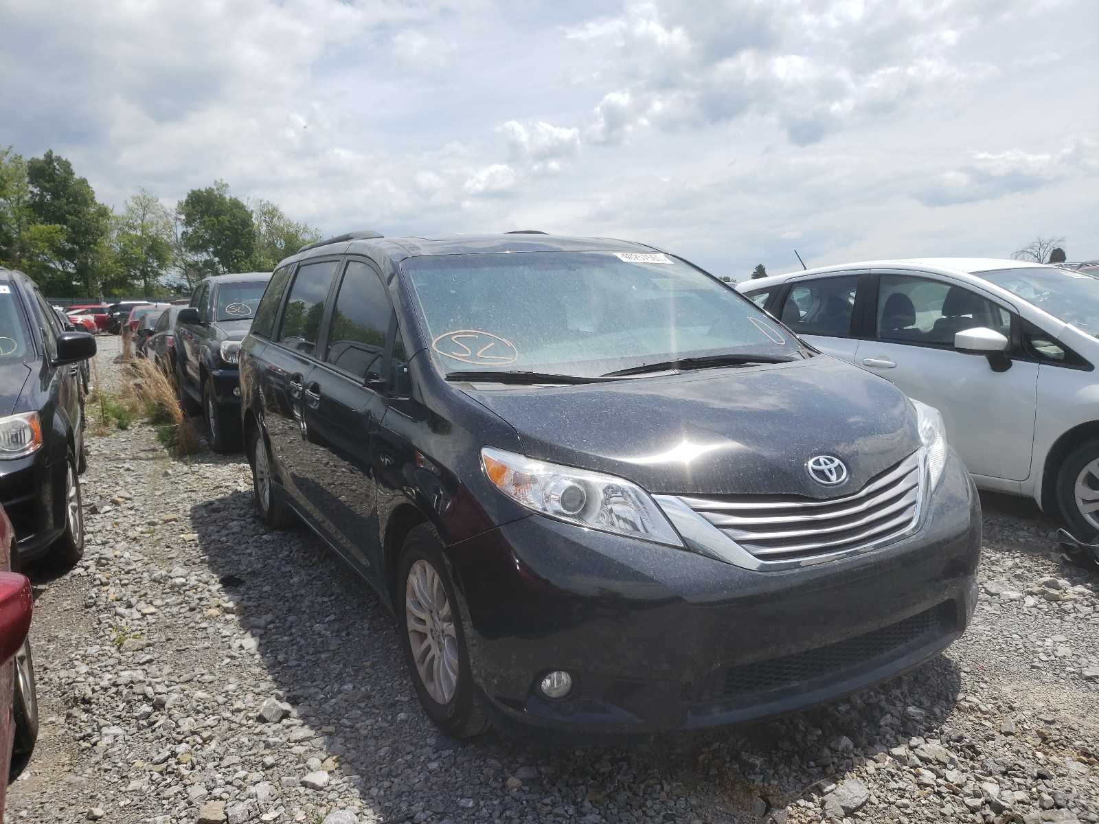 2017 Toyota Sienna Xle VIN: 5TDYZ3DC4HS848793 Lot: 40257561