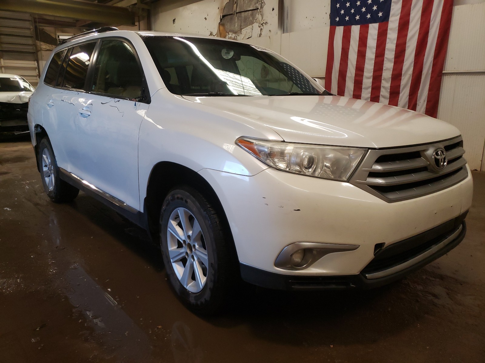 Toyota Highlander 2011 Р±РµР»С‹Р№