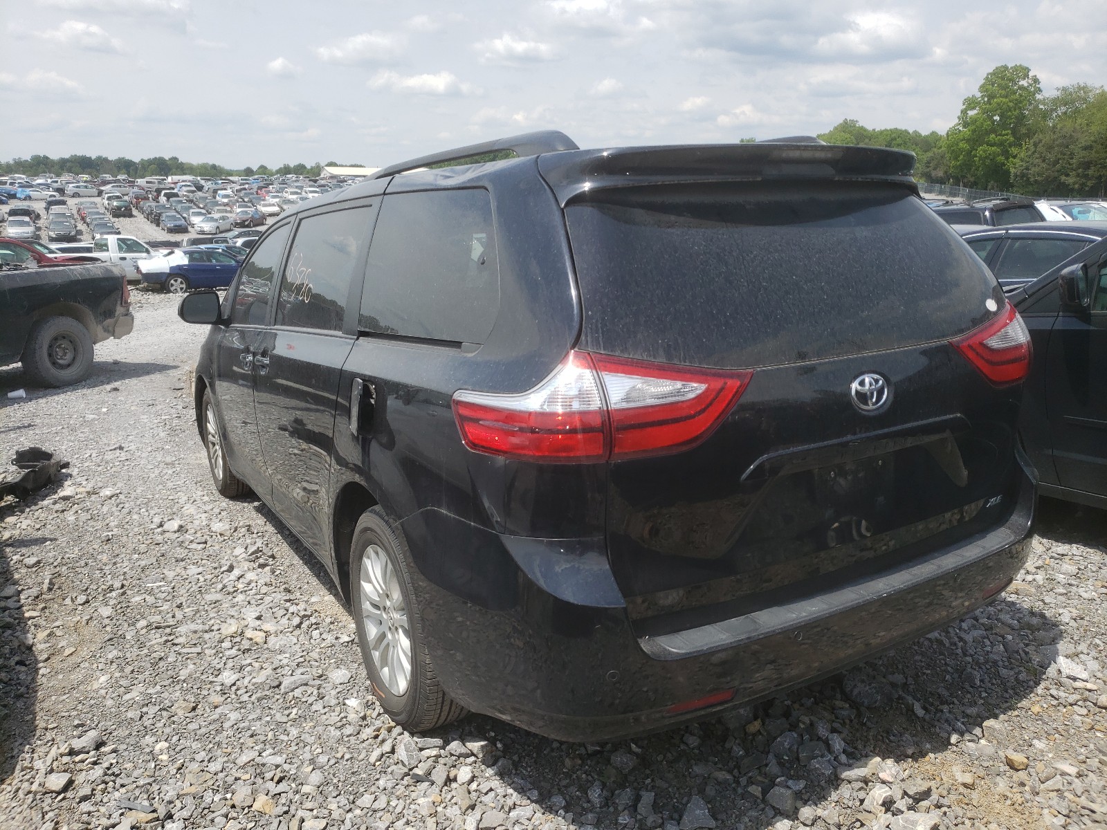 2017 Toyota Sienna Xle VIN: 5TDYZ3DC4HS848793 Lot: 40257561