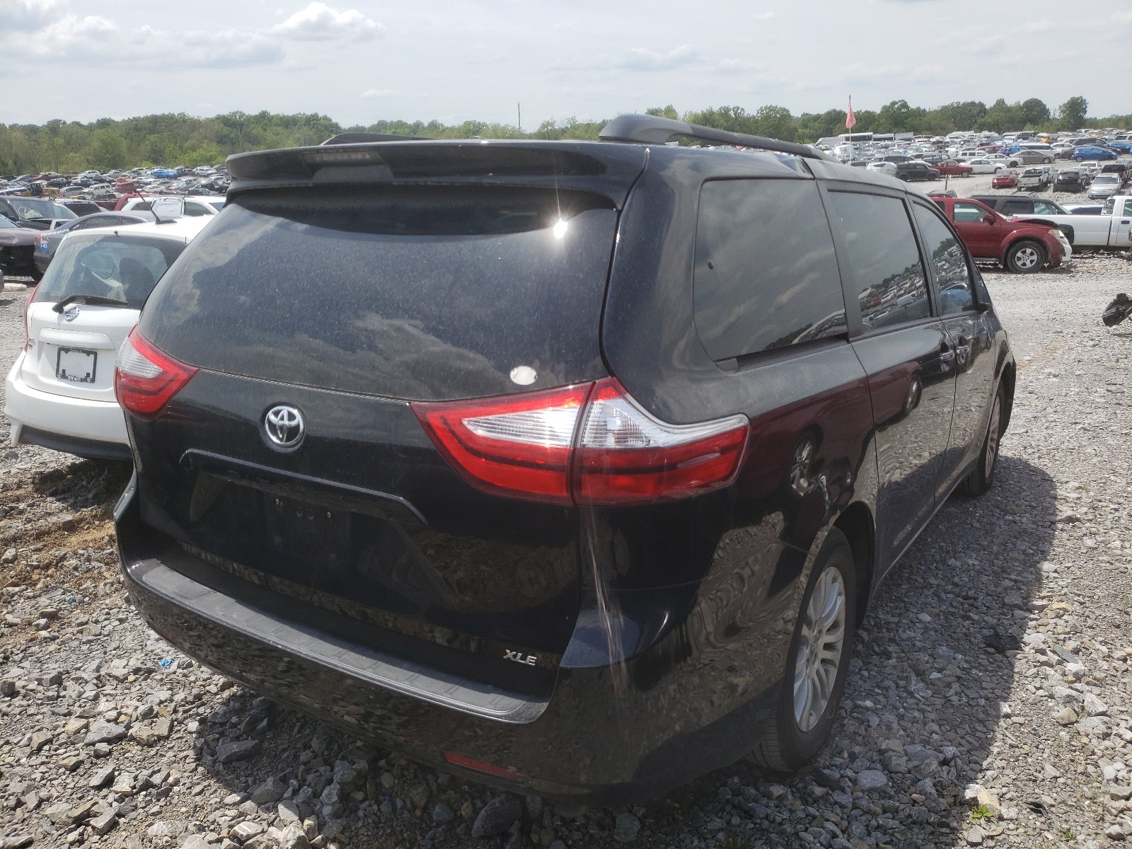 2017 Toyota Sienna Xle VIN: 5TDYZ3DC4HS848793 Lot: 40257561