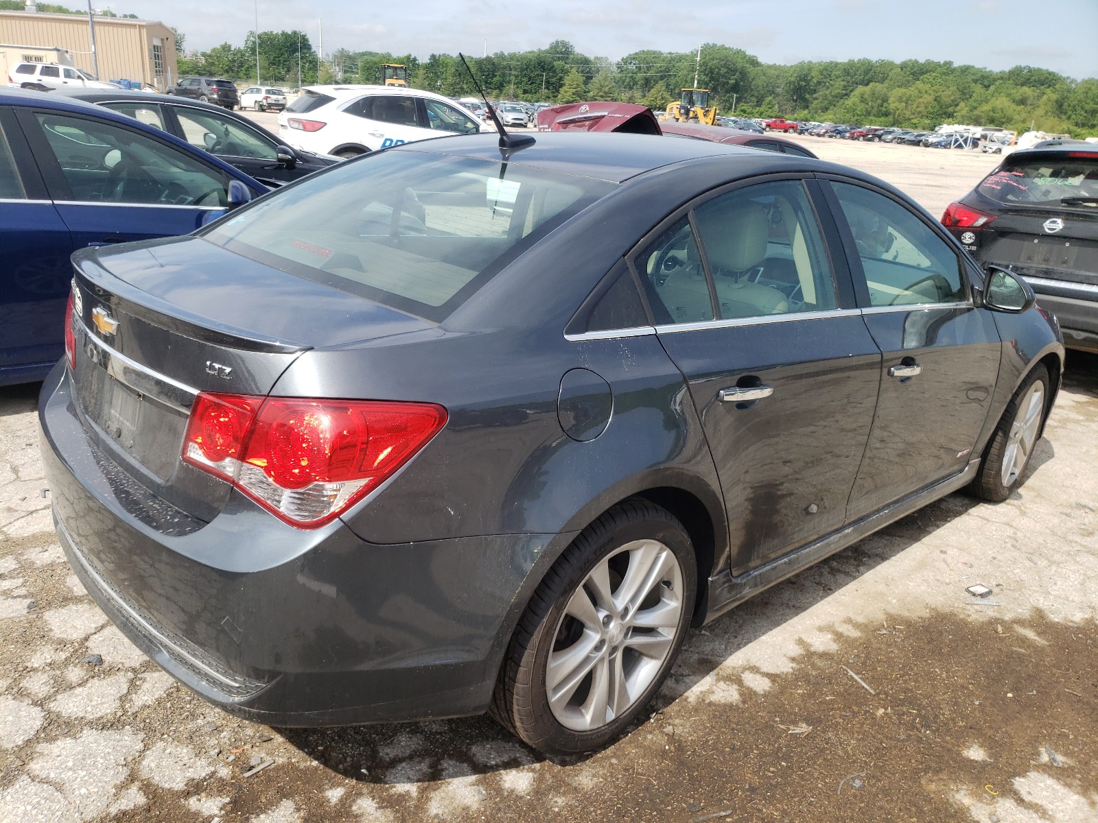 2013 Chevrolet Cruze - Image 4