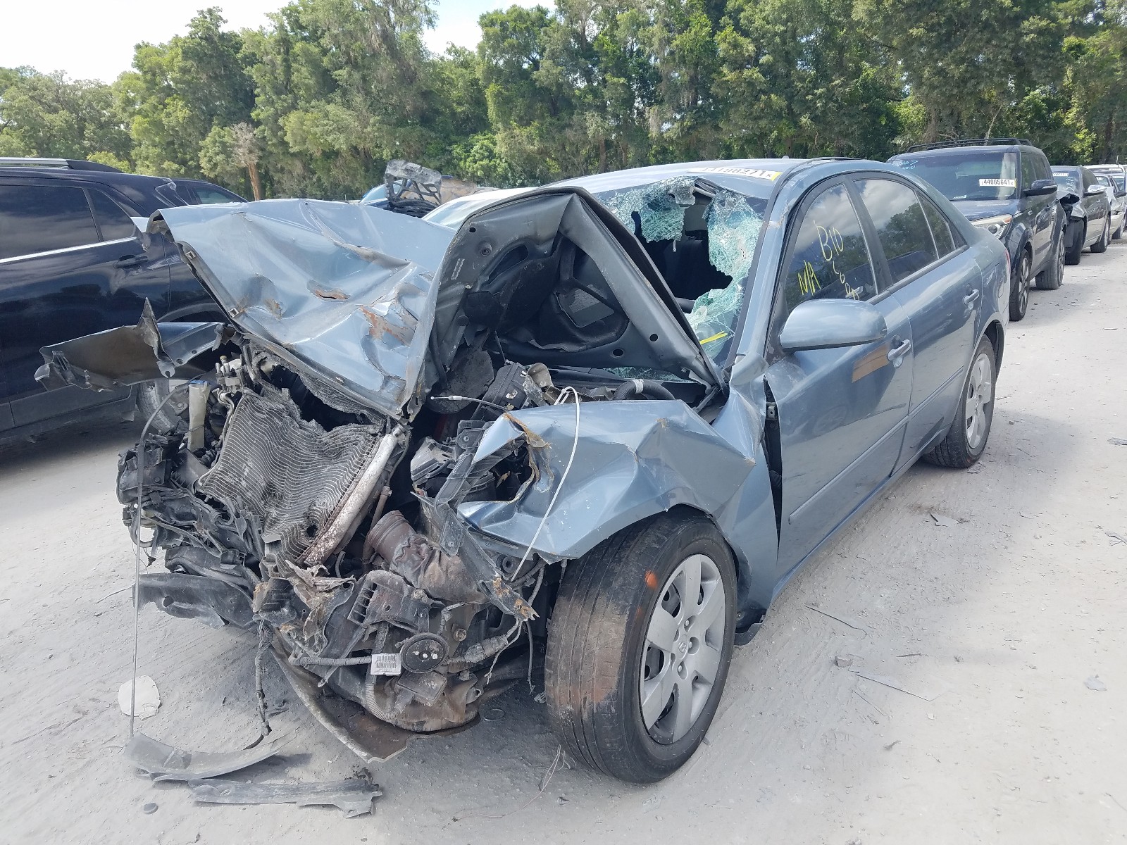 2009 Hyundai Sonata - Image 2