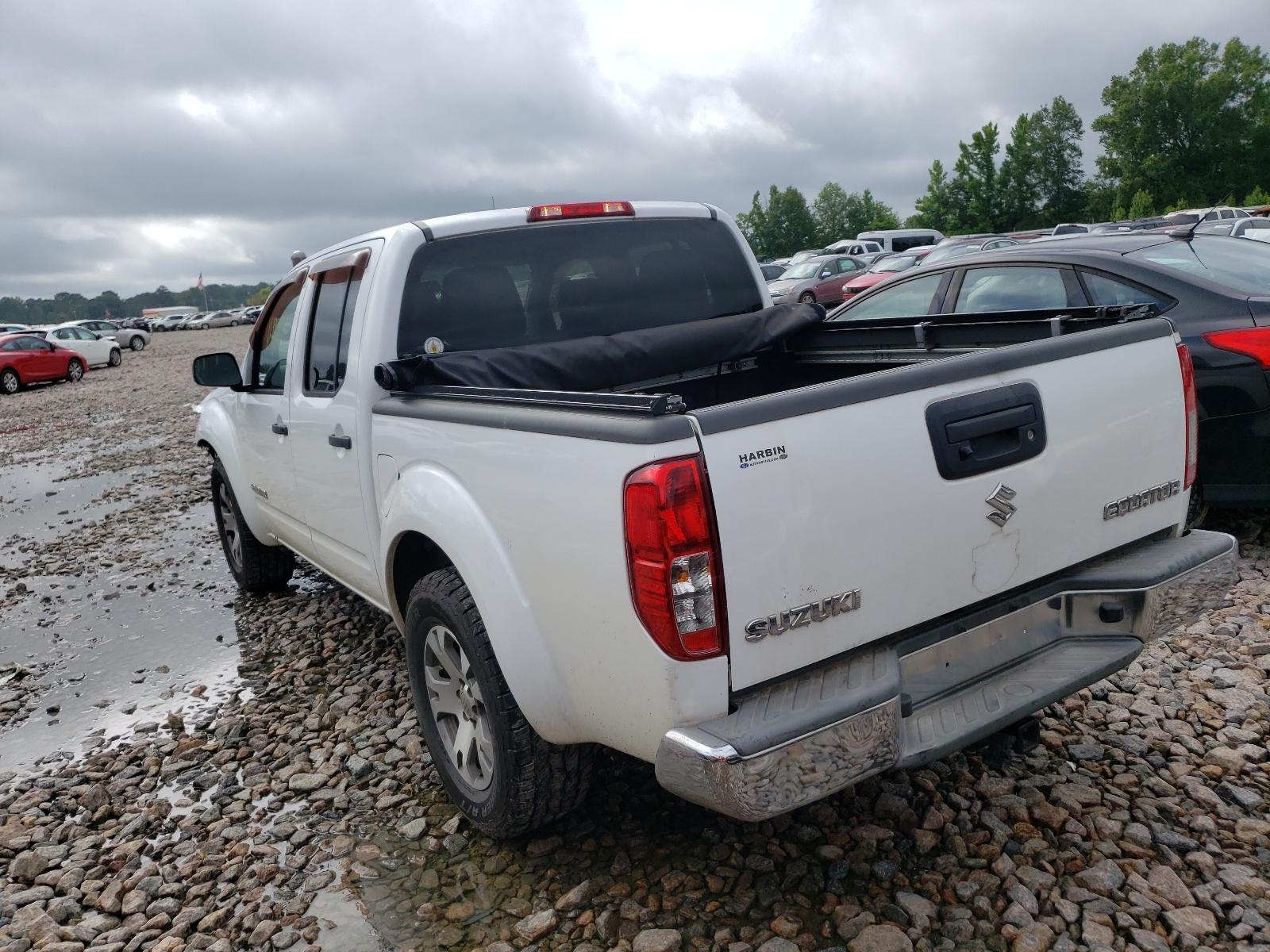 Suzuki Equator Crew Cab