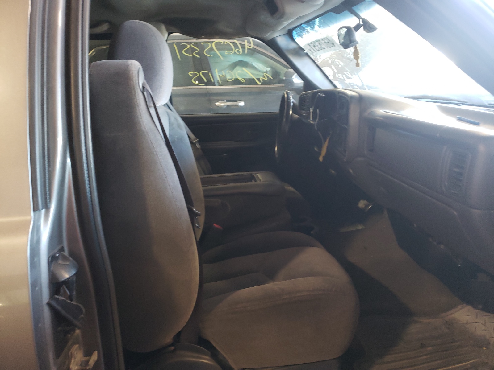 2006 Chevrolet Silverado - Image 5