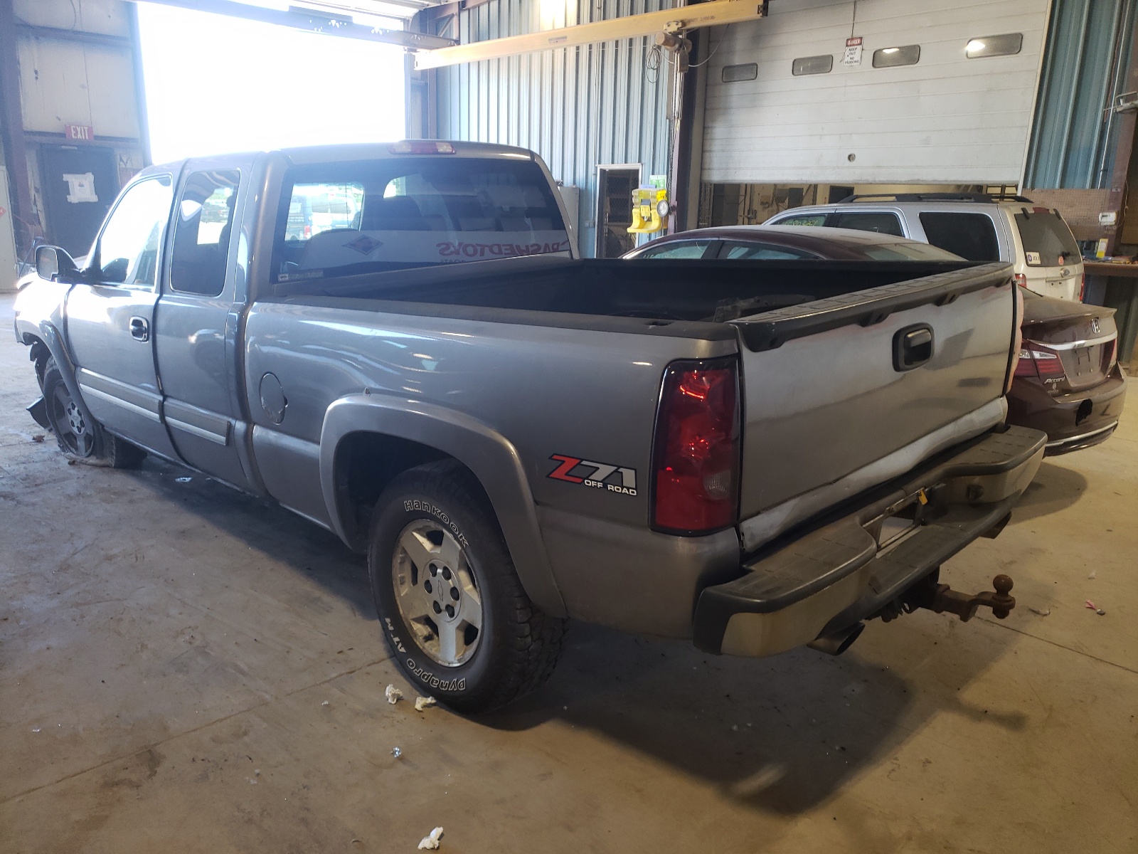 2006 Chevrolet Silverado - Image 3
