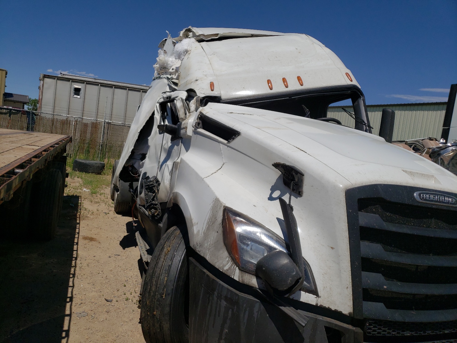 Lot #2794756698 2020 FREIGHTLINER CASCADIA 1