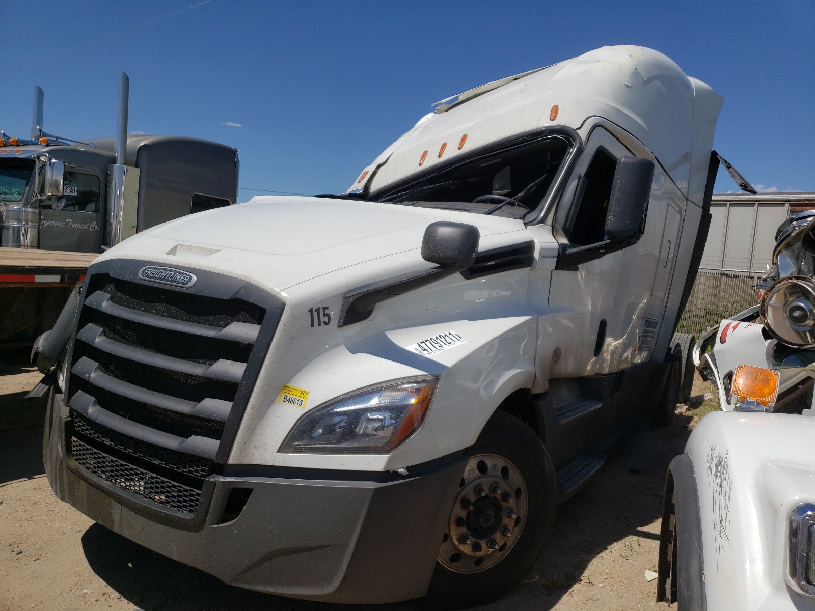 Lot #2794756698 2020 FREIGHTLINER CASCADIA 1