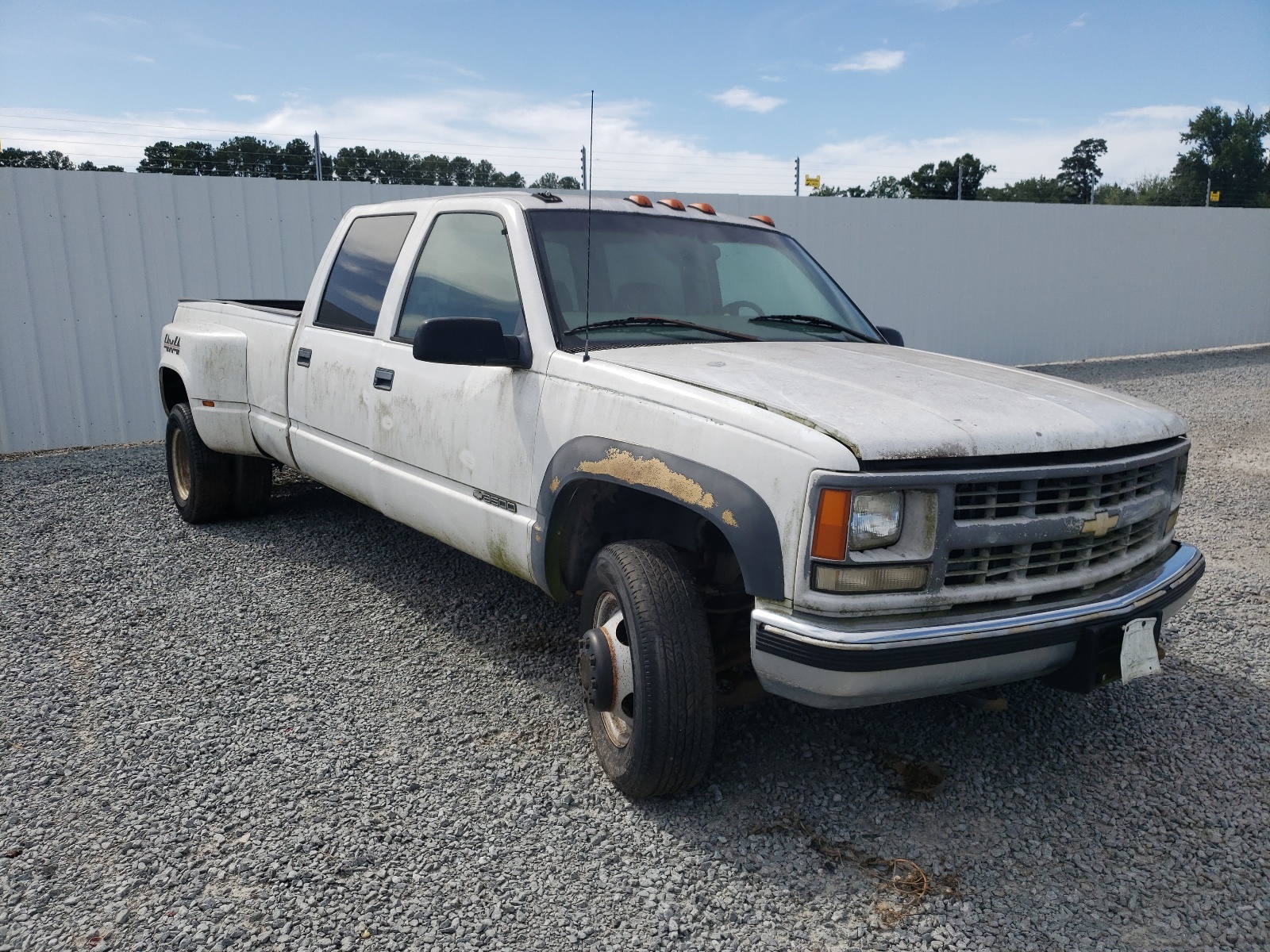 CHEVROLET GMT-400 K3 1999, 1GCHK33R4XF070004 — Auto 